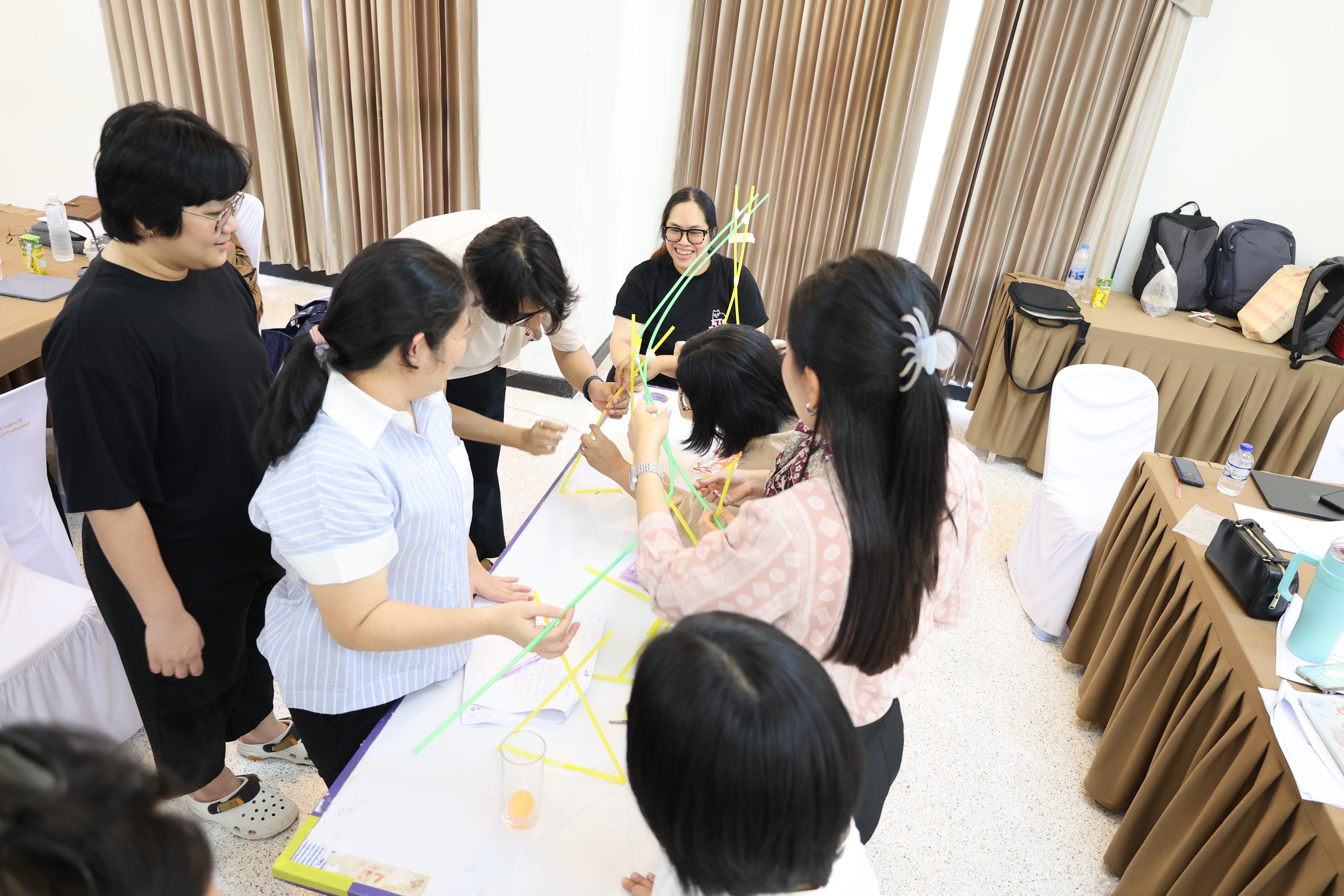 392. วันนี้เป็นการอบรมในโมดูลที่ 10 เรื่อง “ทักษะการโค้ชเพื่อการพัฒนา Soft Skills” .