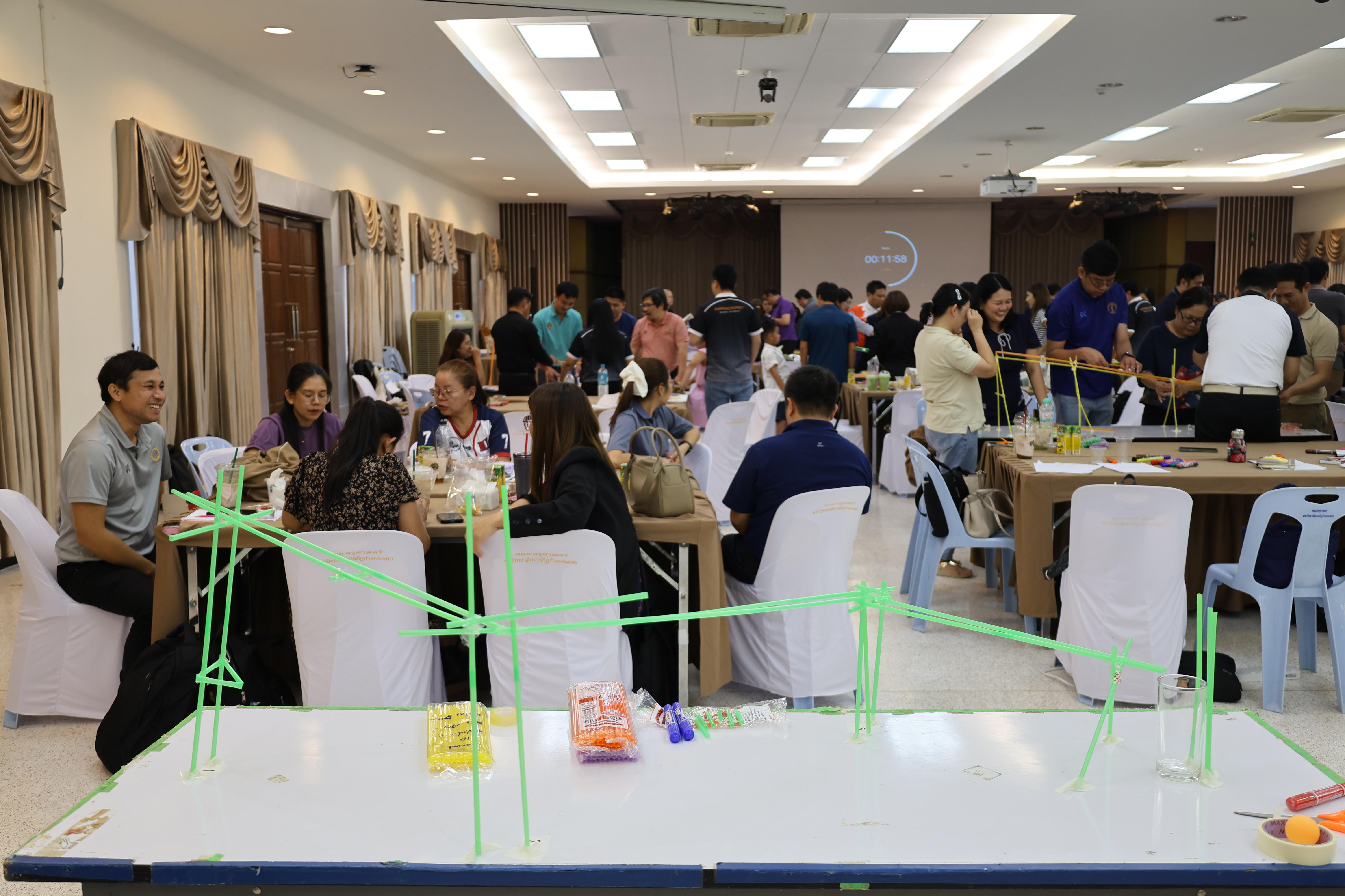 395. วันนี้เป็นการอบรมในโมดูลที่ 10 เรื่อง “ทักษะการโค้ชเพื่อการพัฒนา Soft Skills” .