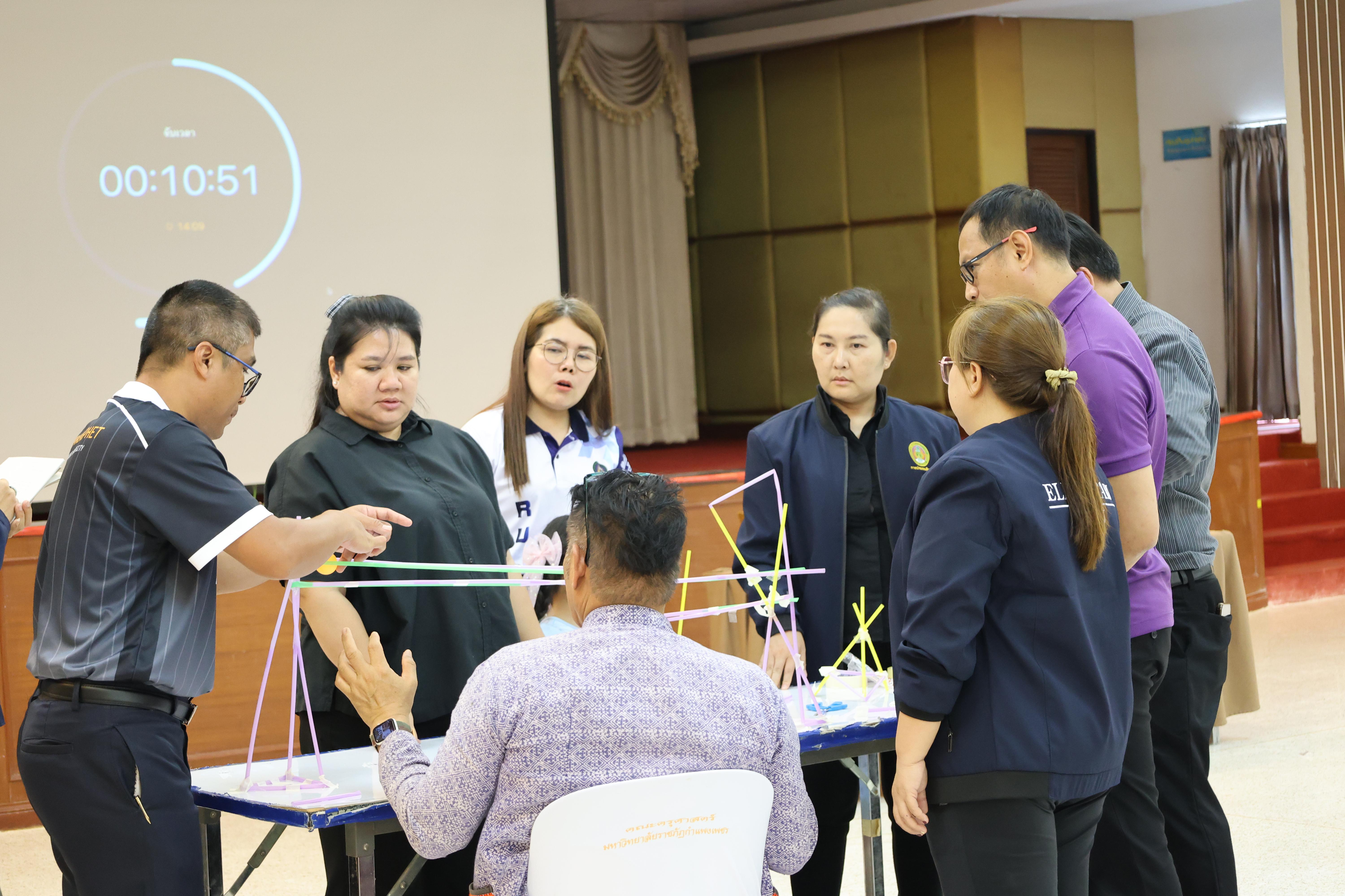 402. วันนี้เป็นการอบรมในโมดูลที่ 10 เรื่อง “ทักษะการโค้ชเพื่อการพัฒนา Soft Skills” .