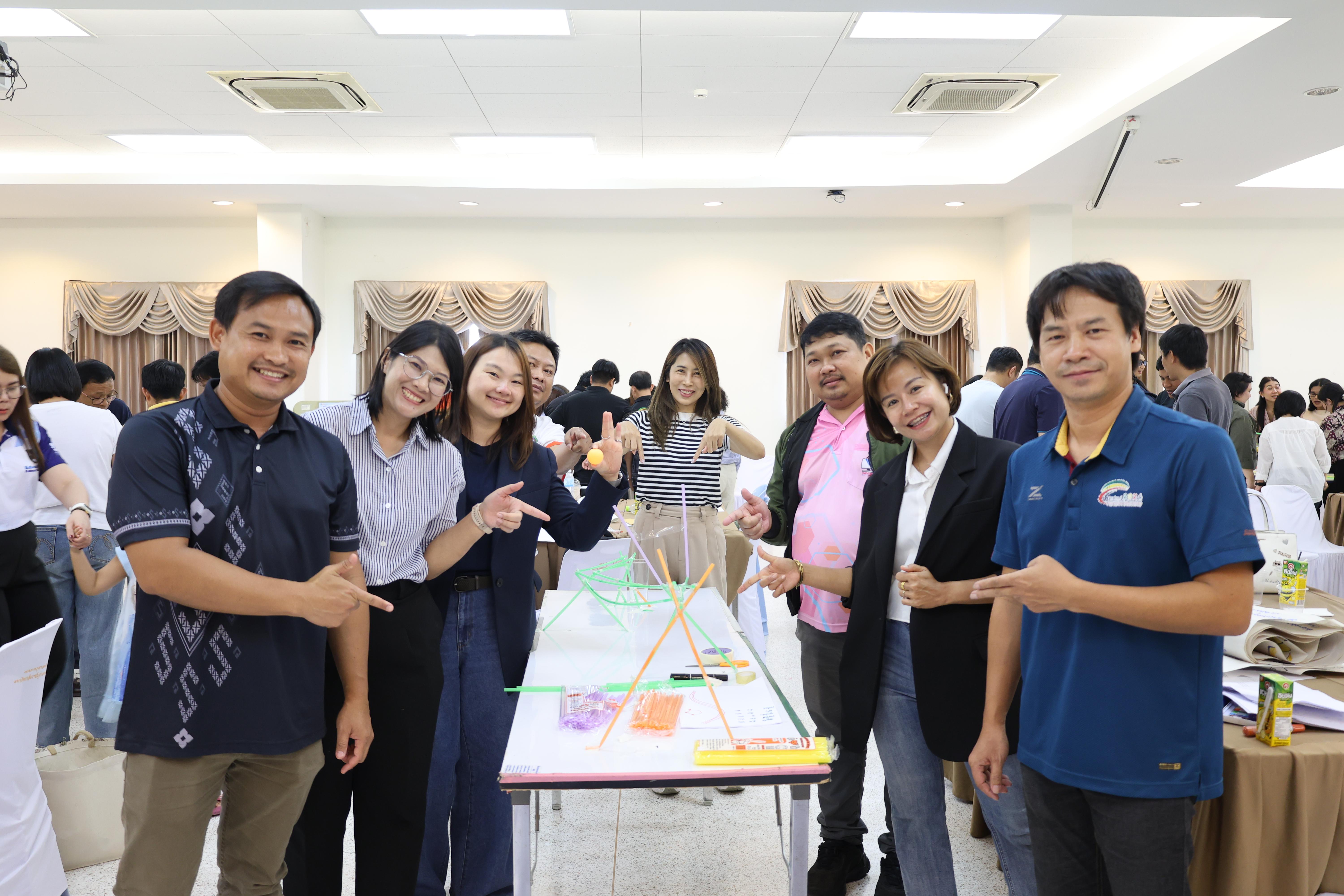 407. วันนี้เป็นการอบรมในโมดูลที่ 10 เรื่อง “ทักษะการโค้ชเพื่อการพัฒนา Soft Skills” .