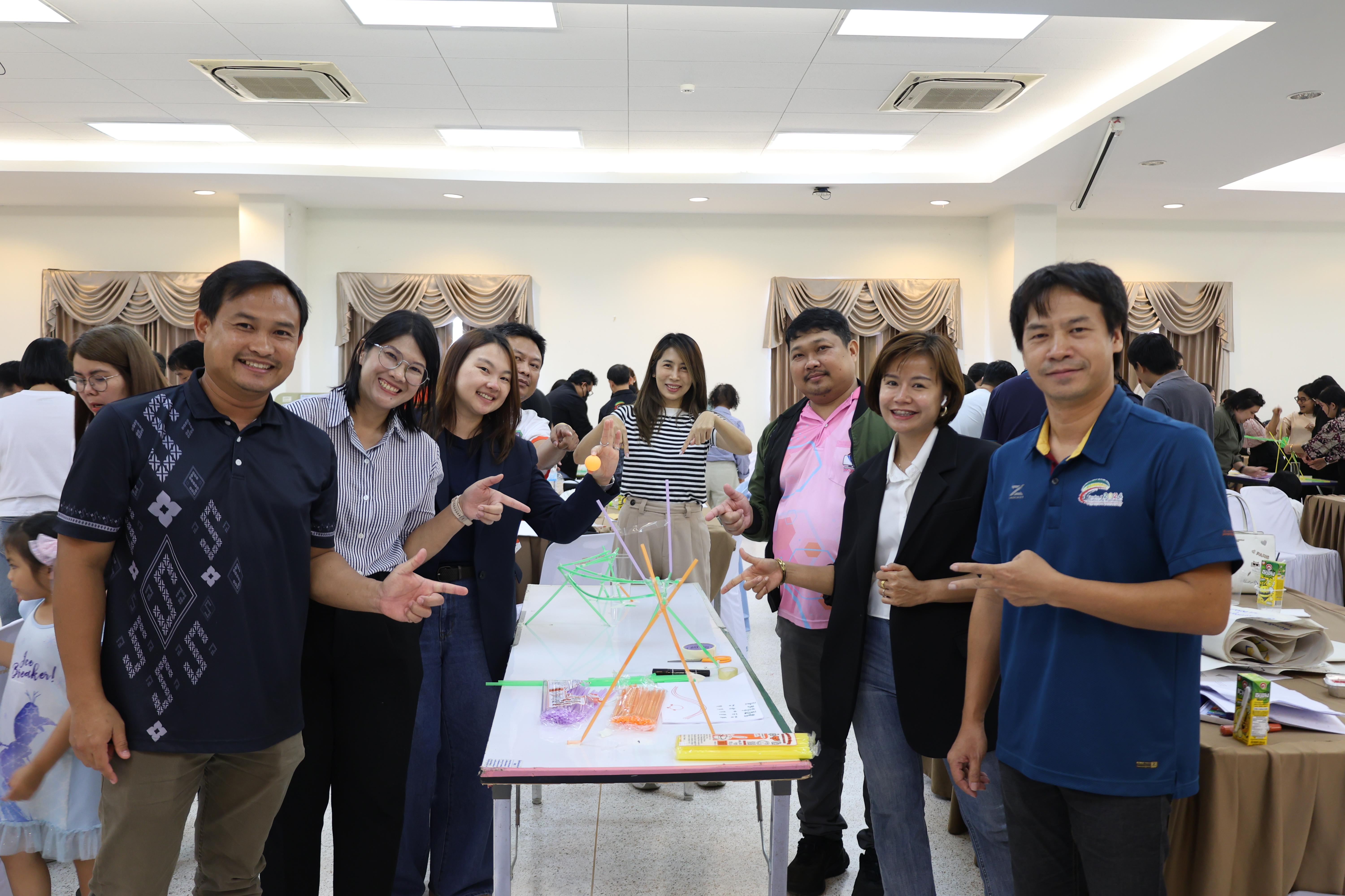 409. วันนี้เป็นการอบรมในโมดูลที่ 10 เรื่อง “ทักษะการโค้ชเพื่อการพัฒนา Soft Skills” .