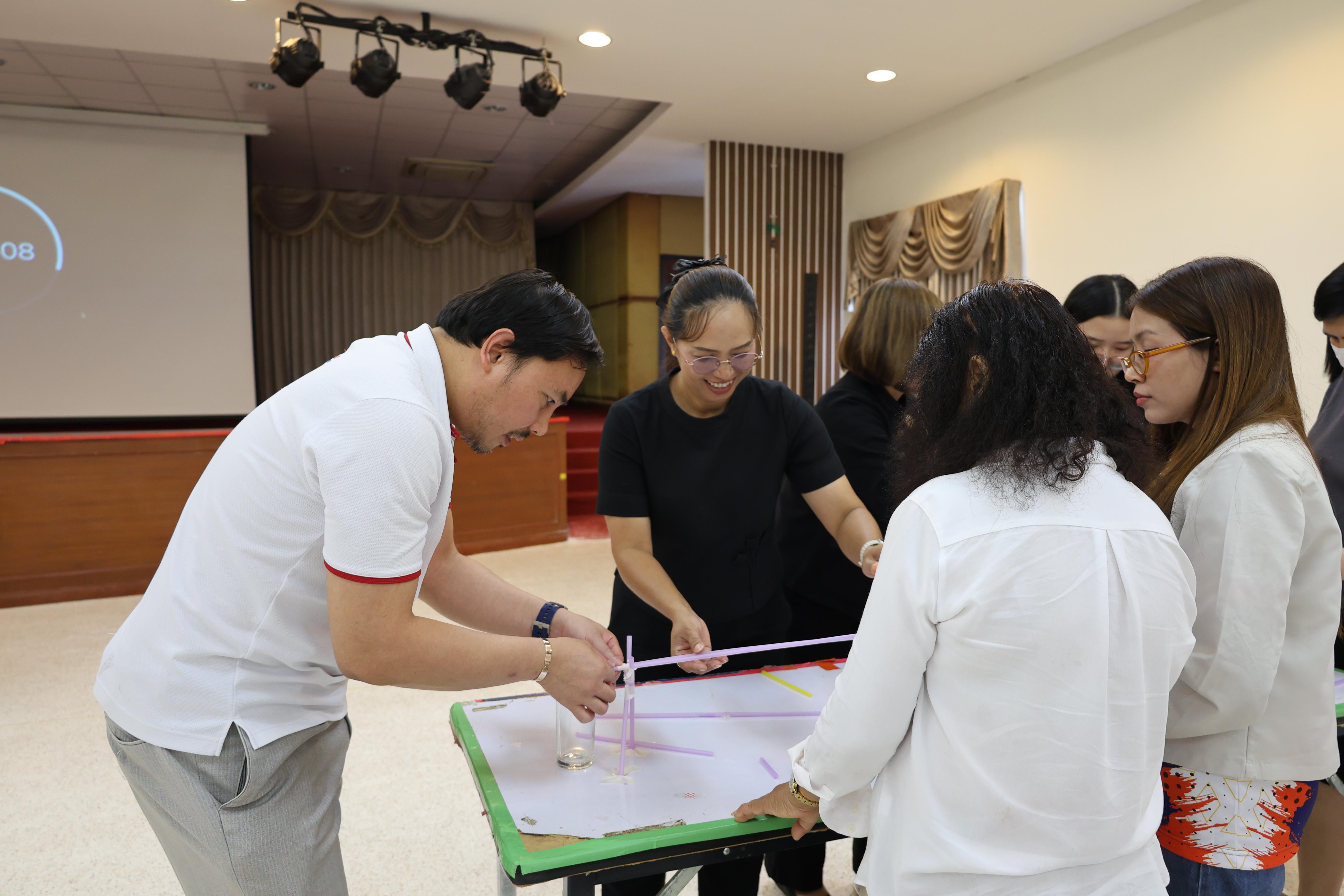 413. วันนี้เป็นการอบรมในโมดูลที่ 10 เรื่อง “ทักษะการโค้ชเพื่อการพัฒนา Soft Skills” .