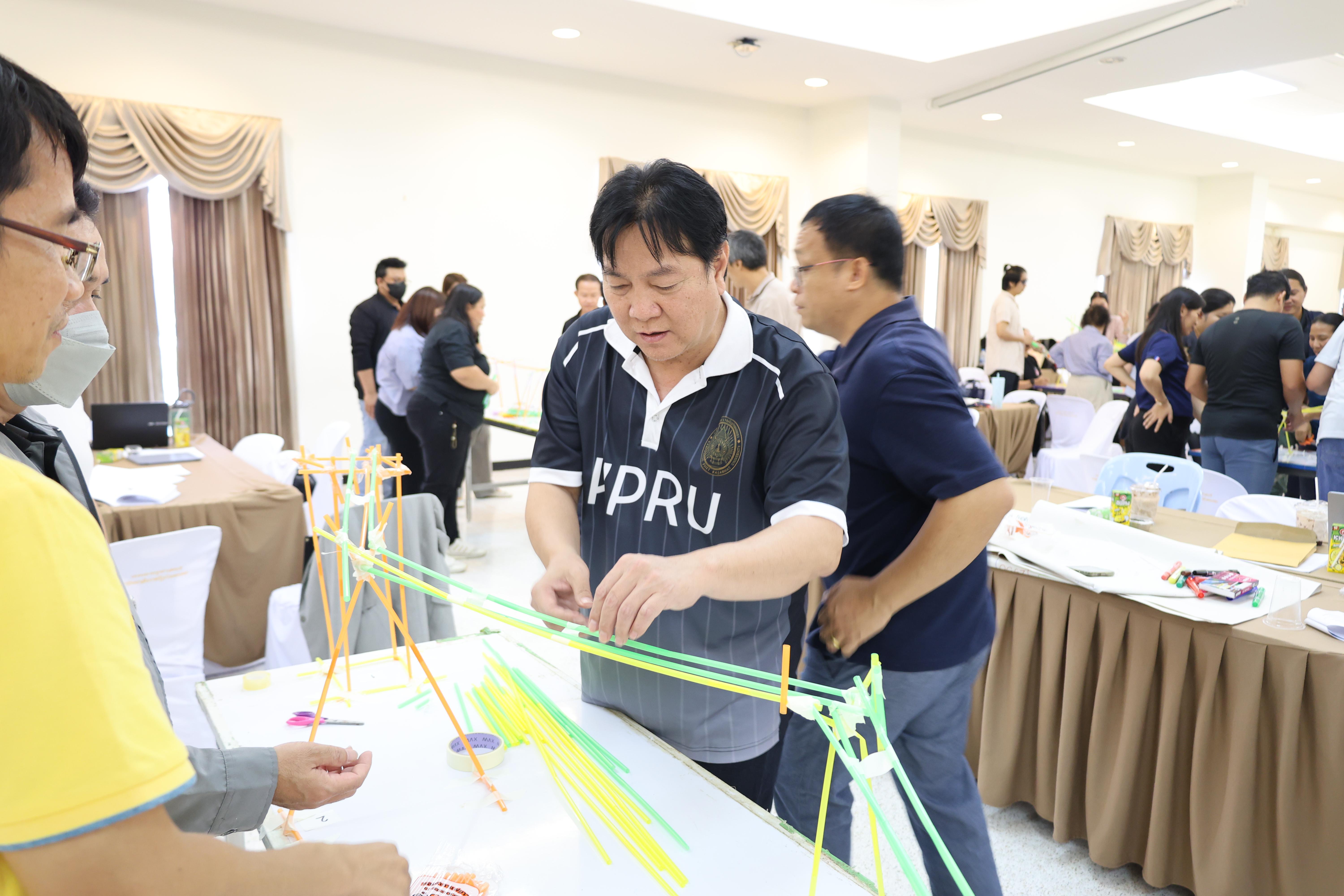 414. วันนี้เป็นการอบรมในโมดูลที่ 10 เรื่อง “ทักษะการโค้ชเพื่อการพัฒนา Soft Skills” .