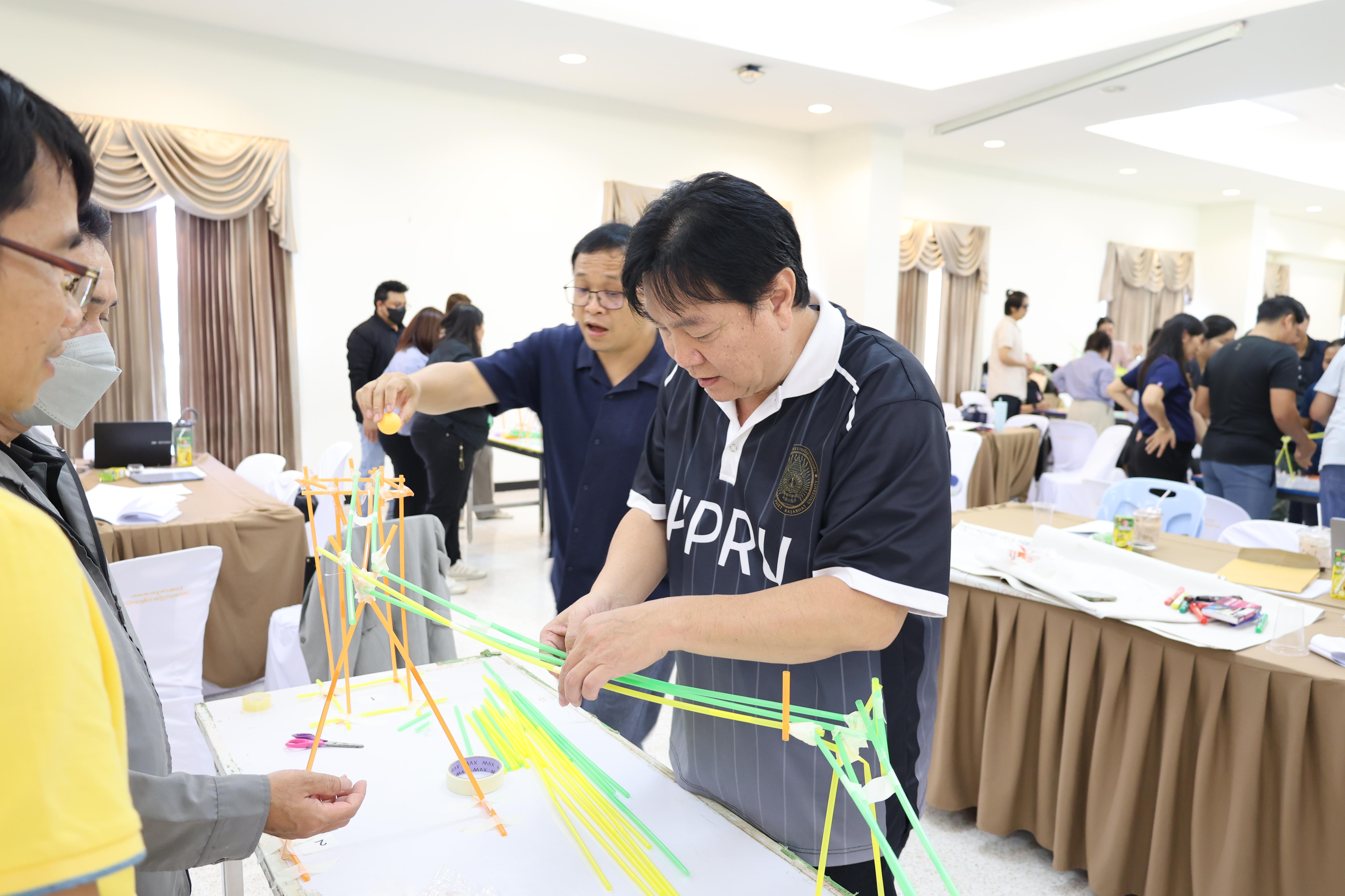 415. วันนี้เป็นการอบรมในโมดูลที่ 10 เรื่อง “ทักษะการโค้ชเพื่อการพัฒนา Soft Skills” .
