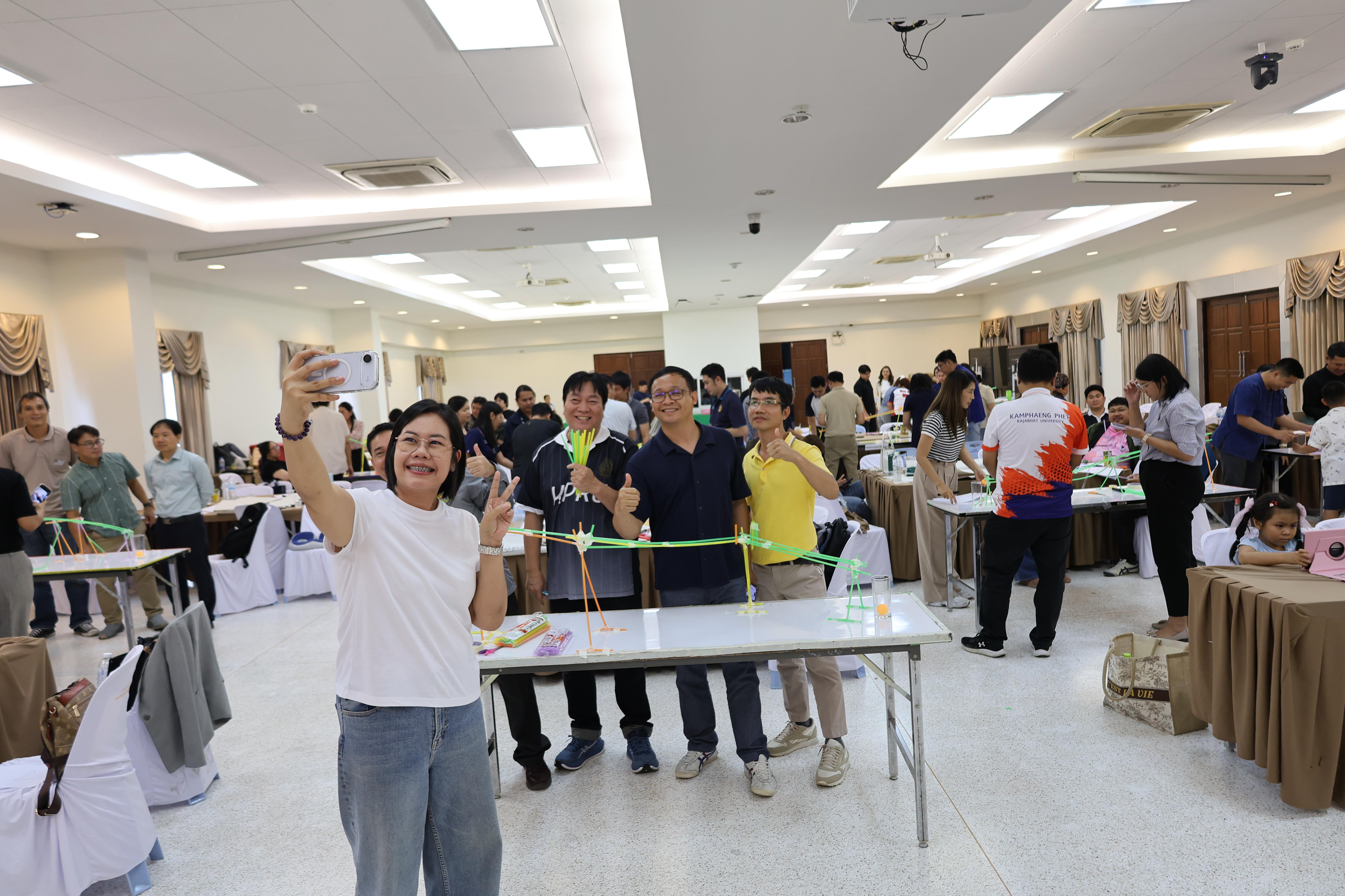 418. วันนี้เป็นการอบรมในโมดูลที่ 10 เรื่อง “ทักษะการโค้ชเพื่อการพัฒนา Soft Skills” .