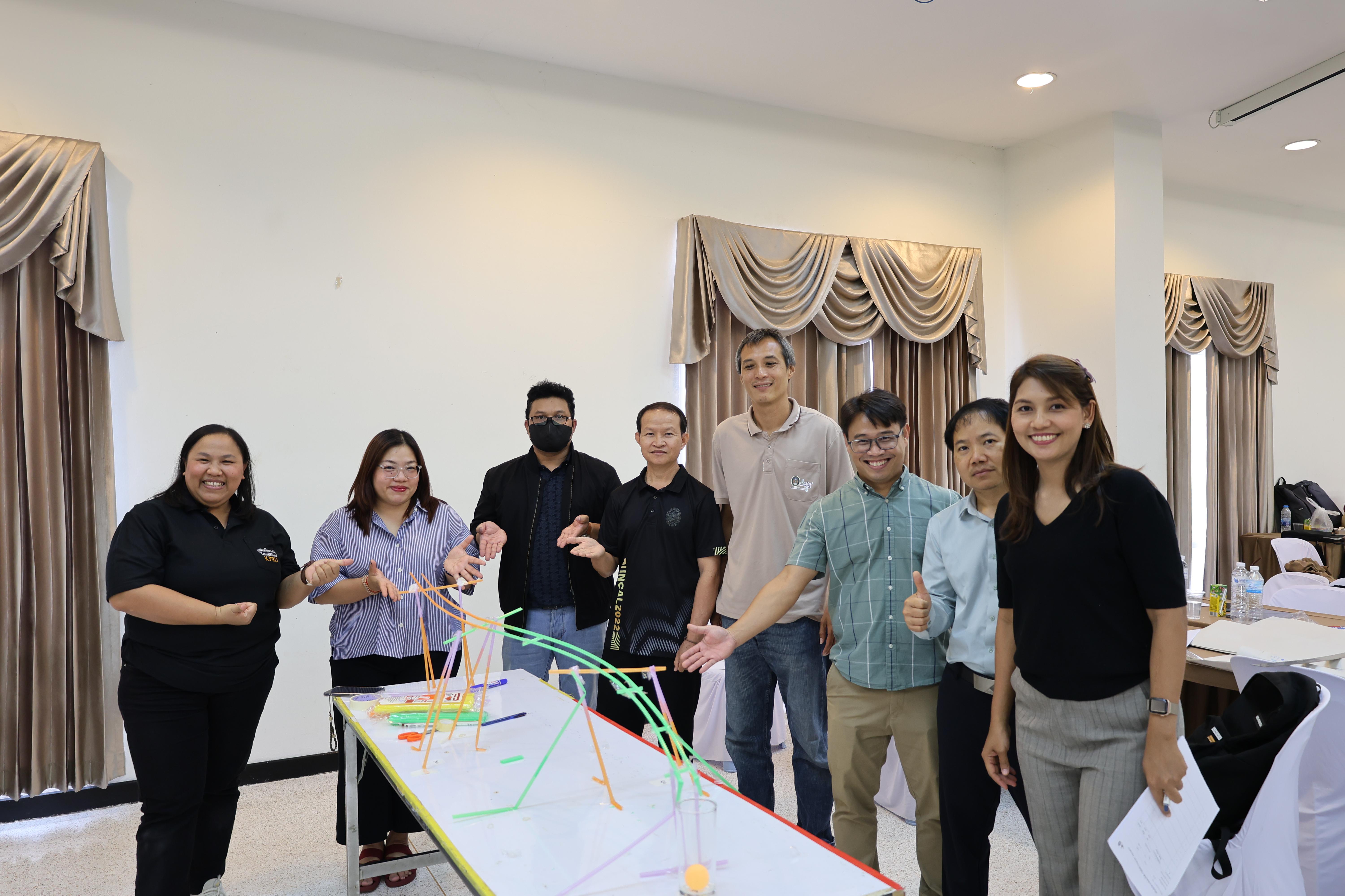 421. วันนี้เป็นการอบรมในโมดูลที่ 10 เรื่อง “ทักษะการโค้ชเพื่อการพัฒนา Soft Skills” .