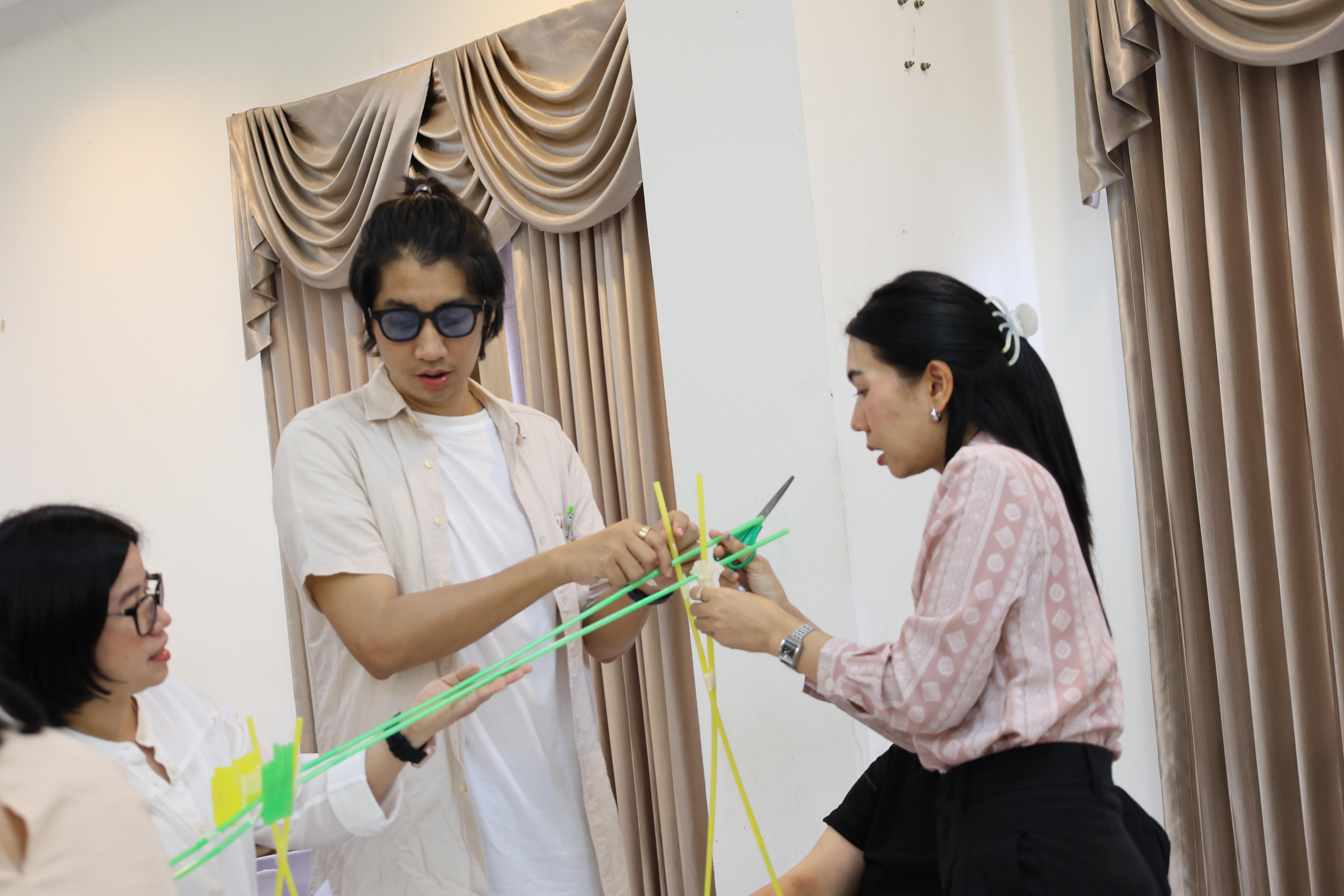 425. วันนี้เป็นการอบรมในโมดูลที่ 10 เรื่อง “ทักษะการโค้ชเพื่อการพัฒนา Soft Skills” .