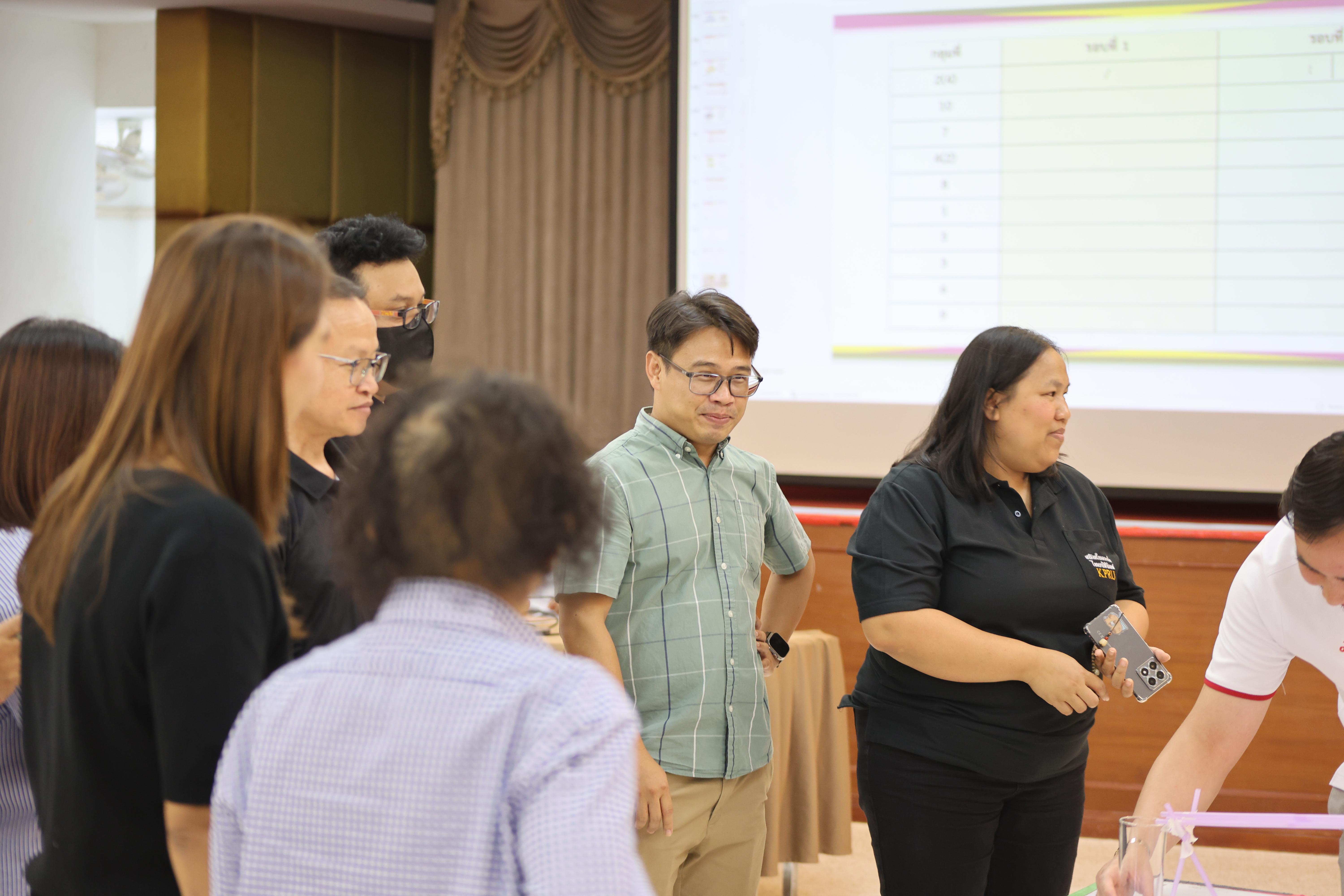 431. วันนี้เป็นการอบรมในโมดูลที่ 10 เรื่อง “ทักษะการโค้ชเพื่อการพัฒนา Soft Skills” .