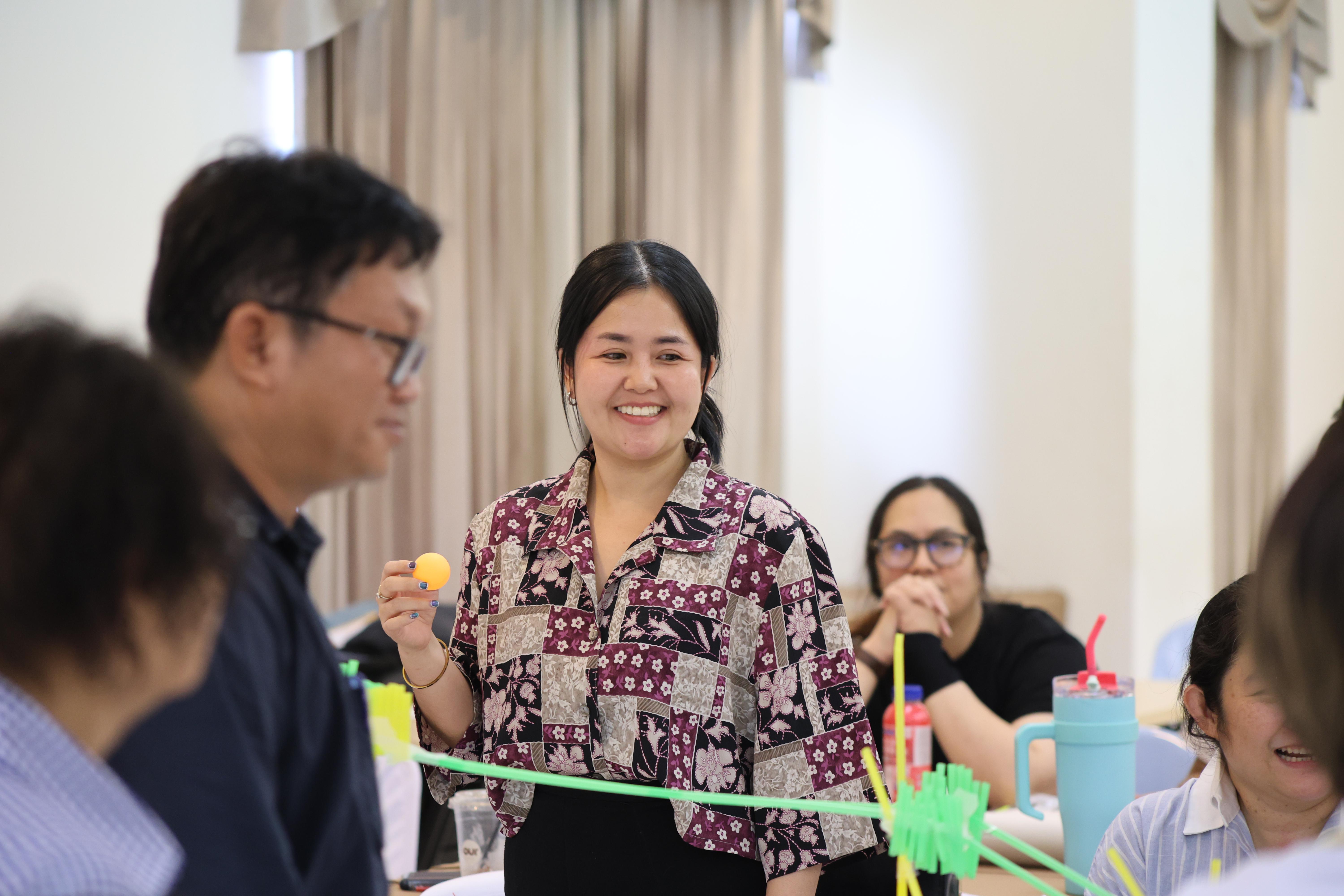 436. วันนี้เป็นการอบรมในโมดูลที่ 10 เรื่อง “ทักษะการโค้ชเพื่อการพัฒนา Soft Skills” .