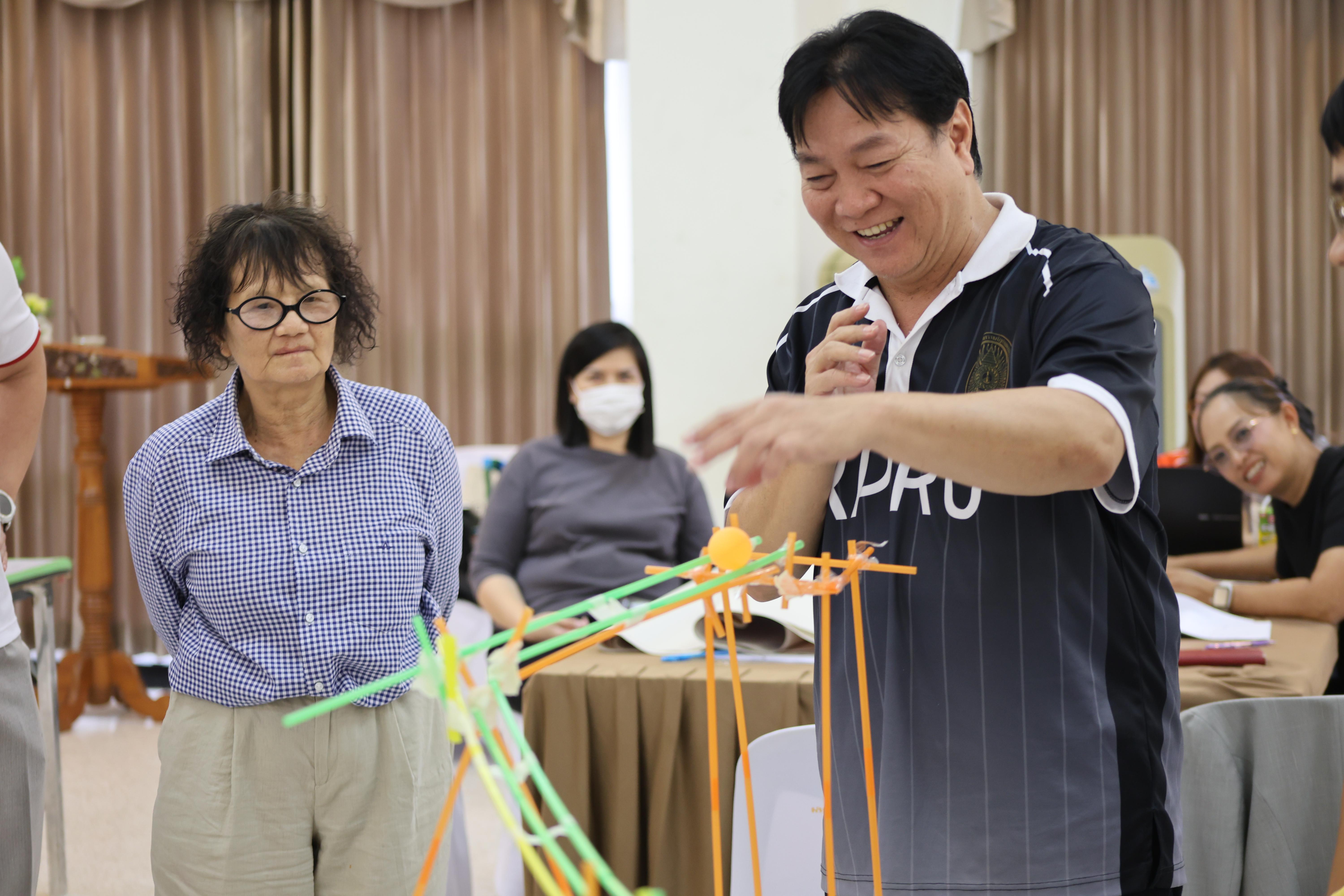 475. วันนี้เป็นการอบรมในโมดูลที่ 10 เรื่อง “ทักษะการโค้ชเพื่อการพัฒนา Soft Skills” .