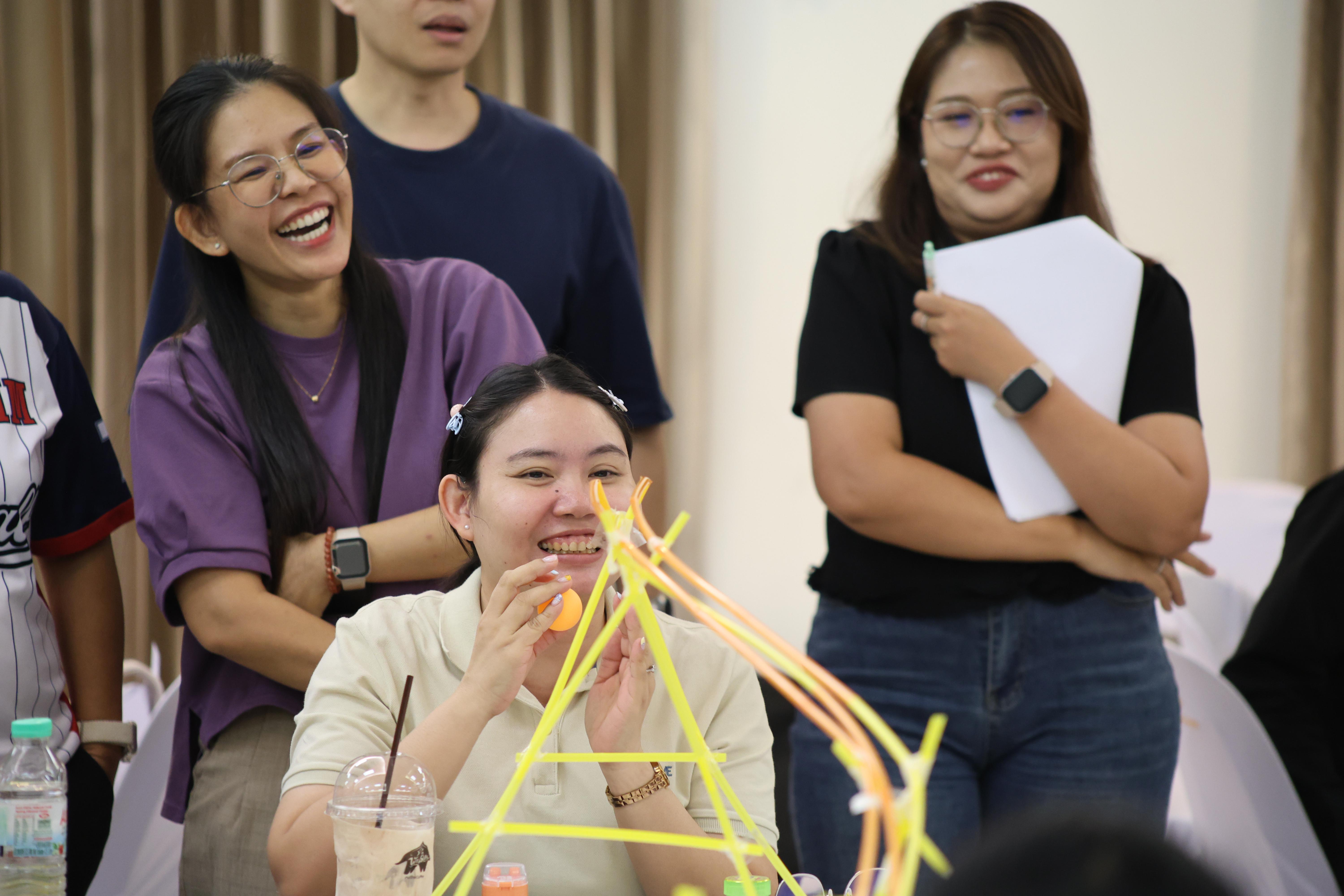 482. วันนี้เป็นการอบรมในโมดูลที่ 10 เรื่อง “ทักษะการโค้ชเพื่อการพัฒนา Soft Skills” .
