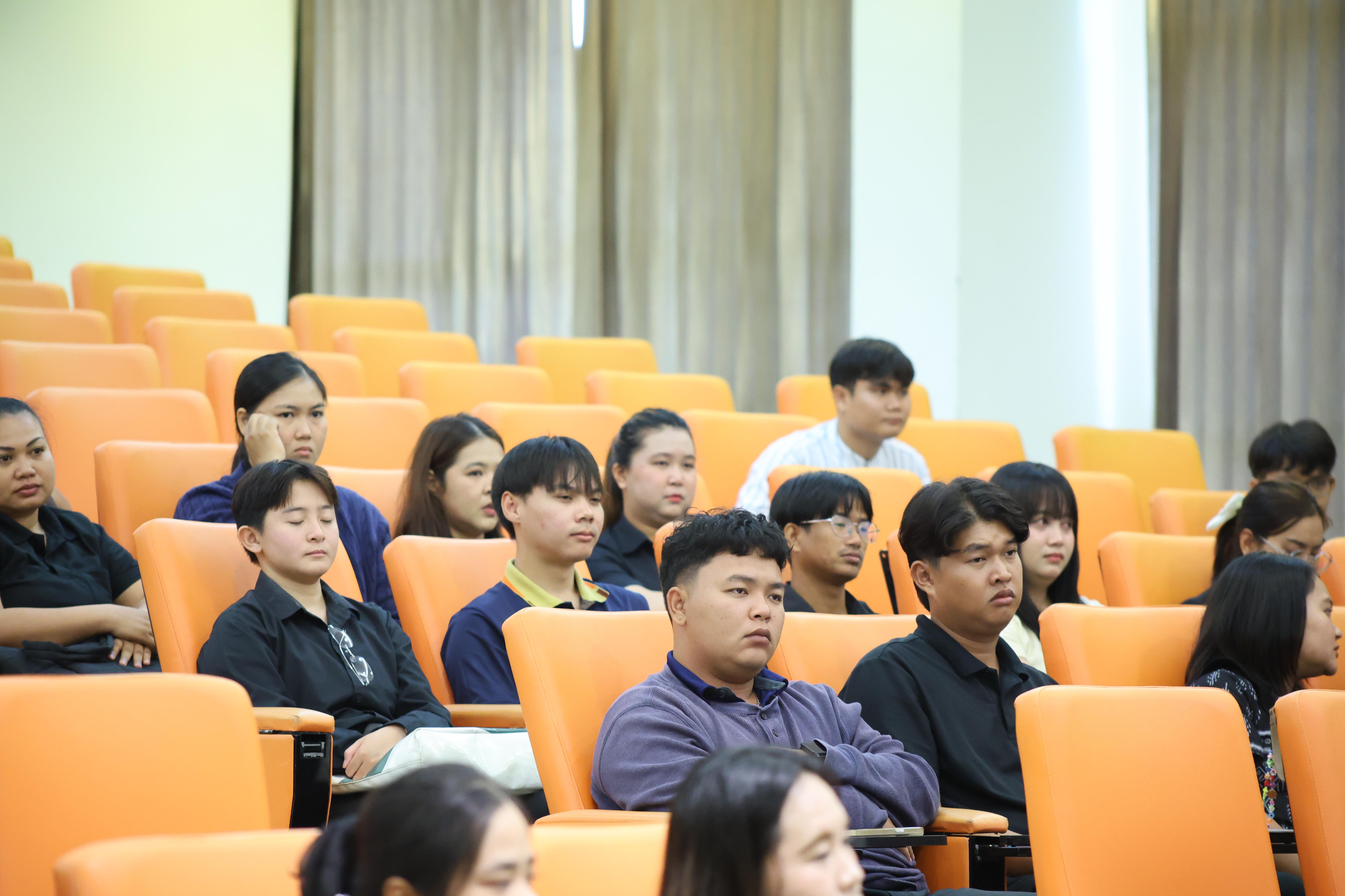30. การปฐมนิเทศนักศึกษาใหม่ หลักสูตรประกาศนียบัตรบัณฑิตสาขาวิชาชีพครู ประจำปีการศึกษา2569