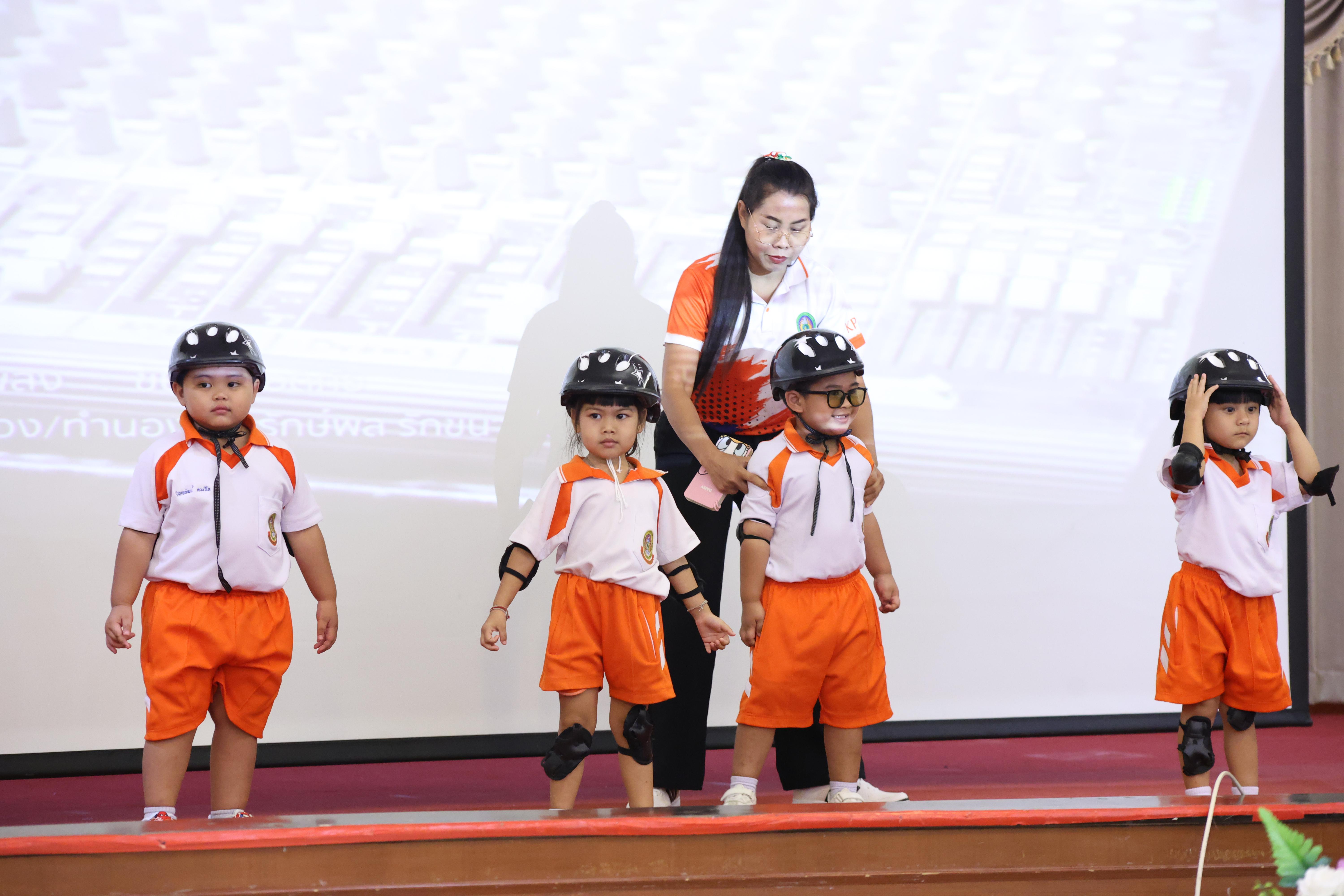 35. กิจกรรมแถลงความตามบันทึกข้อตกลงความเข้าใจโครงการสร้างเสริมวินัยจราจรระดับปฐมวัยสู่ชุมชนจราจรปลอดภัยอย่างยั่งยืน