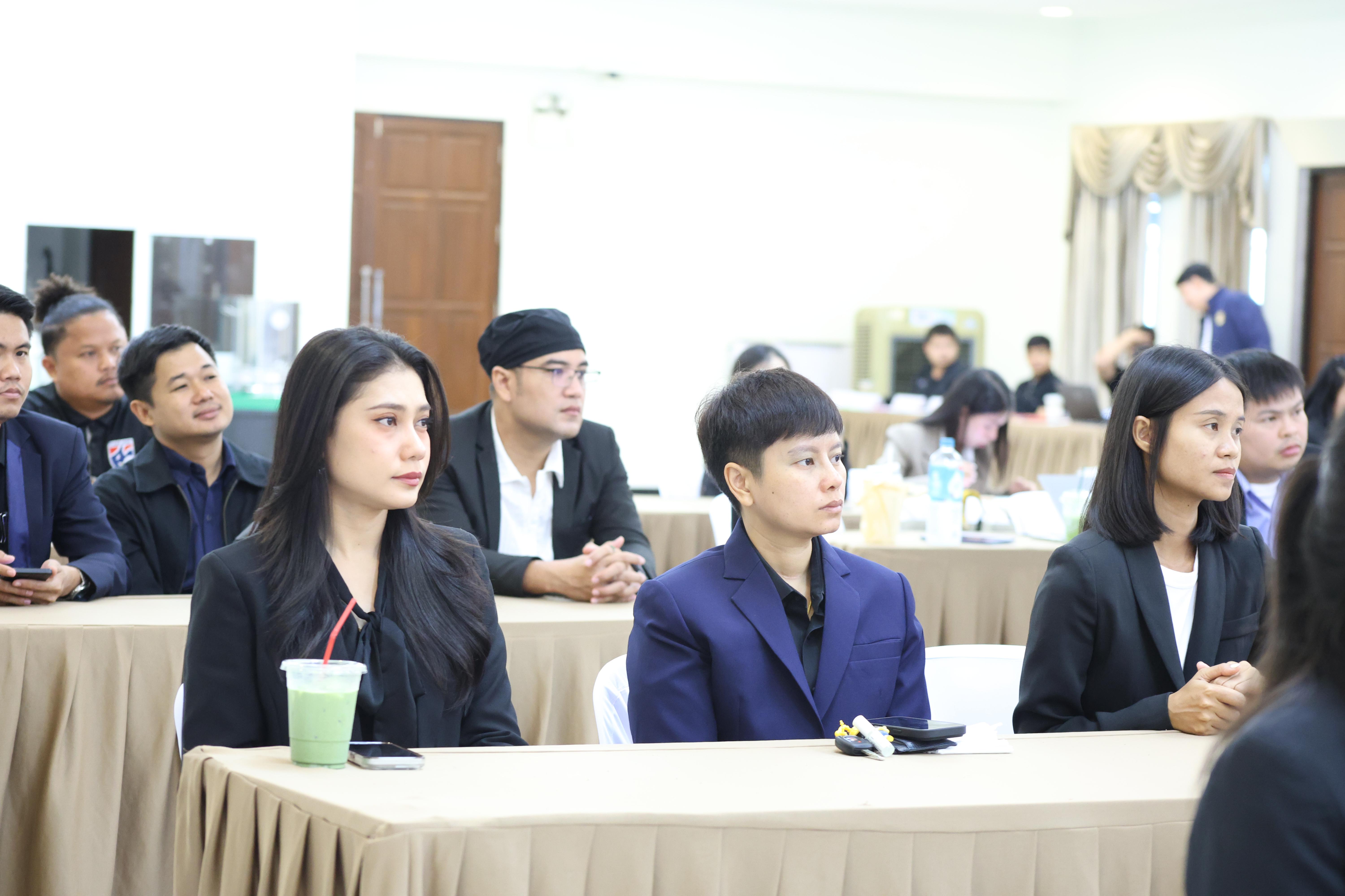 13. สัมมนาเตรียมความพร้อมก่อนเรียนของนักศึกษาระดับบัณฑิตศึกษา สาขาวิชาการบริหารการศึกษา ประจำปีการศึกษา 2569