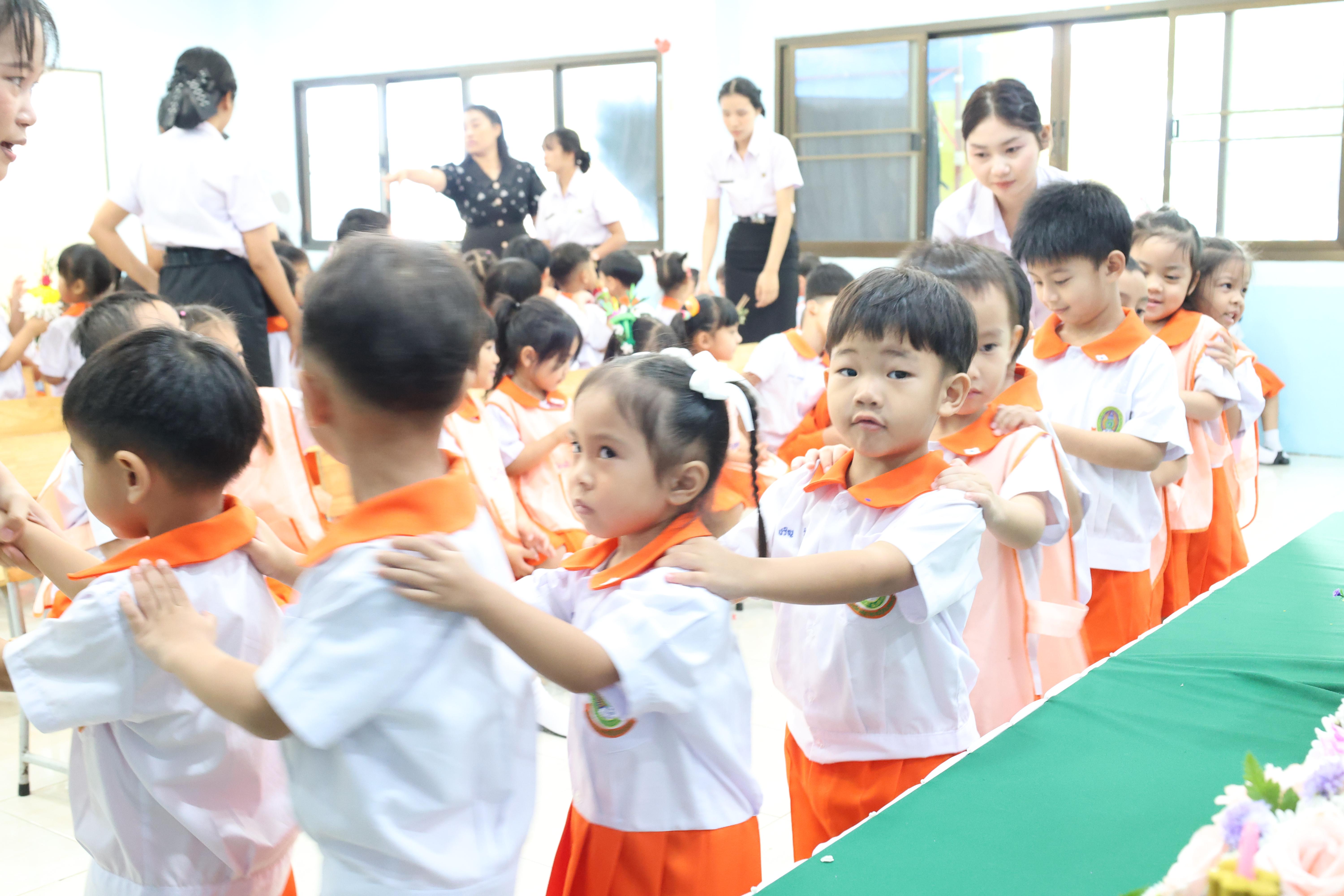 135. พิธีไหว้ครูโรงเรียนอนุบาลราชภัฏกำแพงเพชร