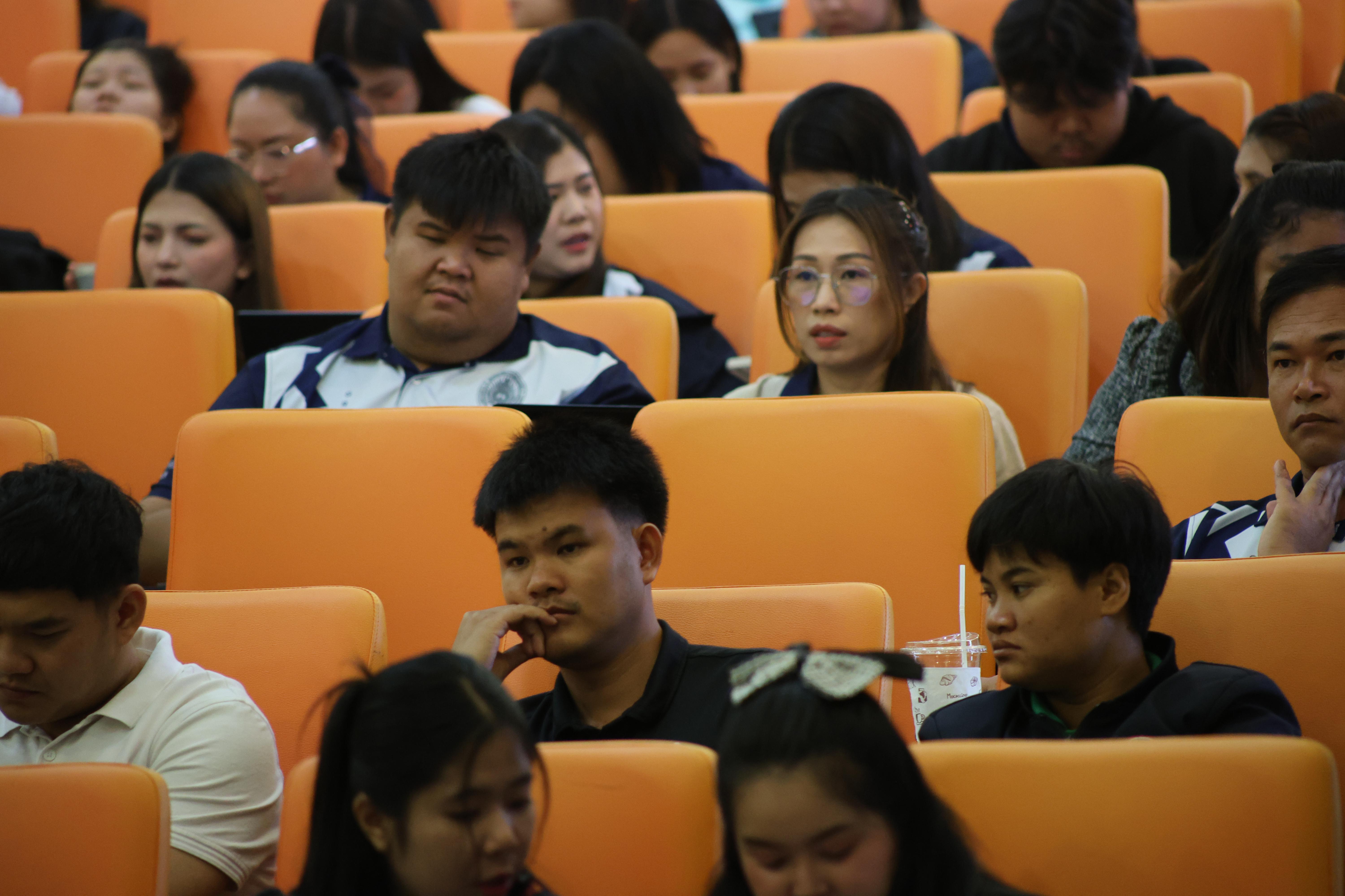 1. โครงการสัมมนาเป็นหมู่คณะพัฒนาทักษะการสอนและความเป็นครู และพัฒนาส่งเสริมด้านภาษาไทยและภาษาอังกฤษ