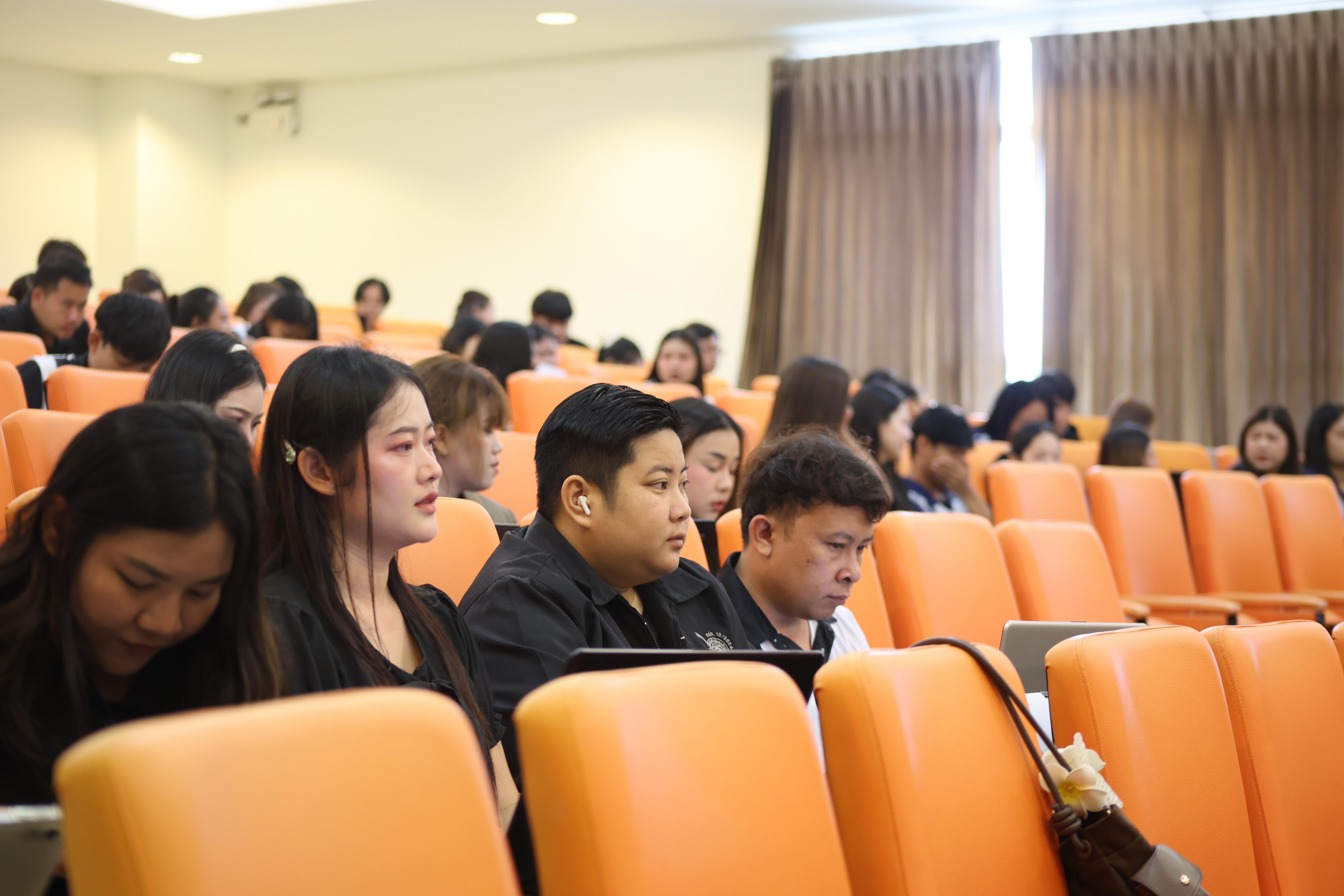26. โครงการสัมมนาเป็นหมู่คณะพัฒนาทักษะการสอนและความเป็นครู และพัฒนาส่งเสริมด้านภาษาไทยและภาษาอังกฤษ