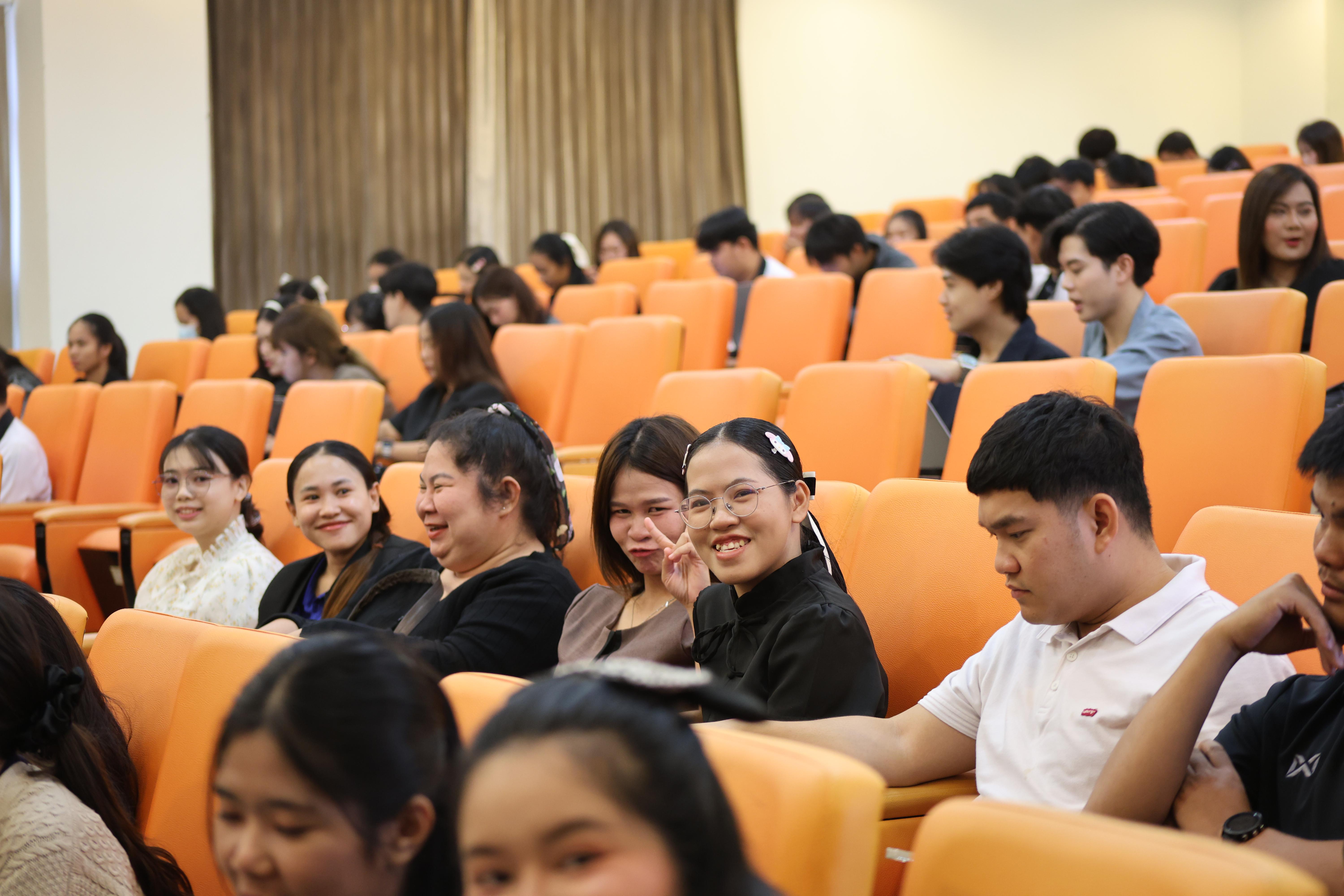 54. โครงการสัมมนาเป็นหมู่คณะพัฒนาทักษะการสอนและความเป็นครู และพัฒนาส่งเสริมด้านภาษาไทยและภาษาอังกฤษ