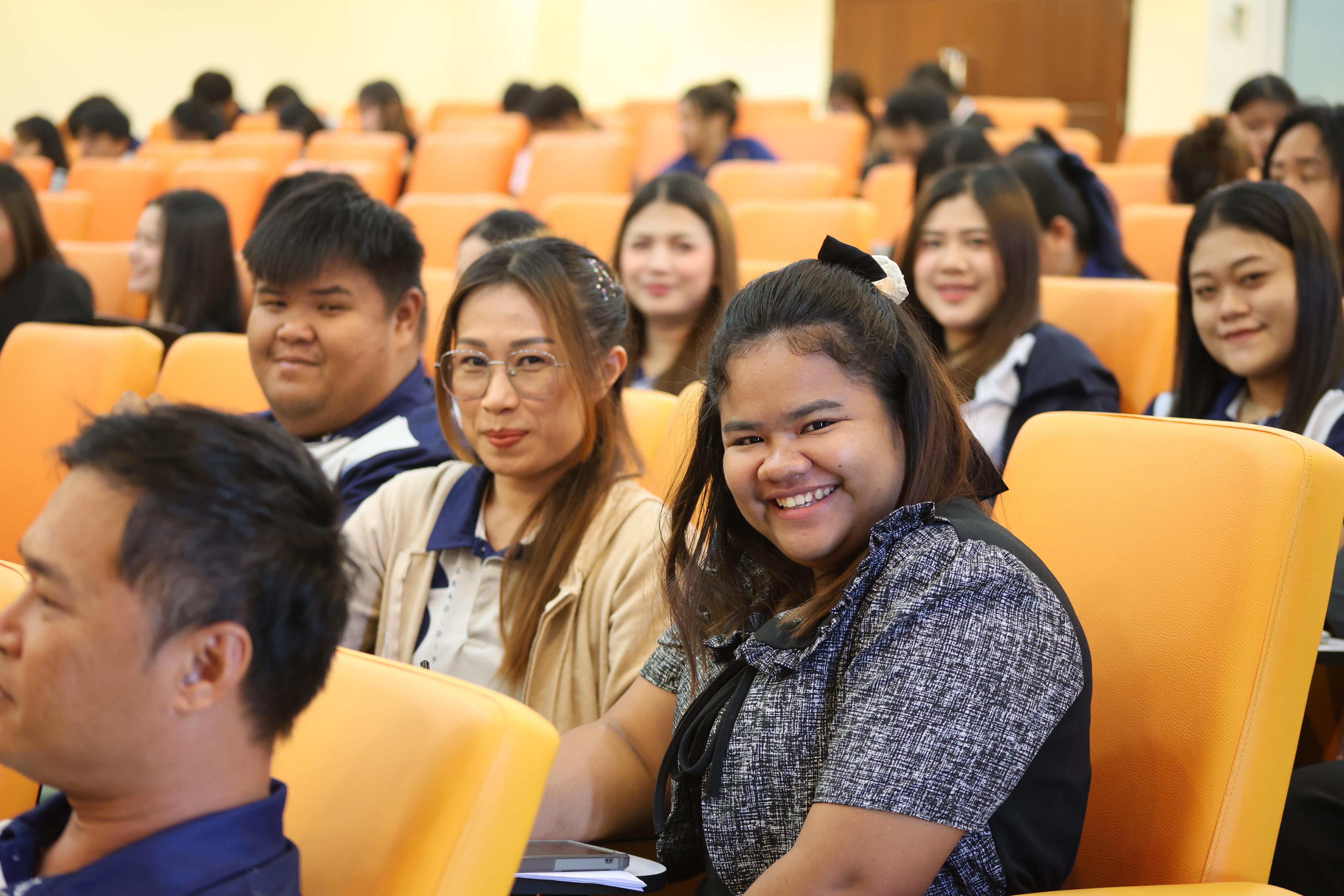 57. โครงการสัมมนาเป็นหมู่คณะพัฒนาทักษะการสอนและความเป็นครู และพัฒนาส่งเสริมด้านภาษาไทยและภาษาอังกฤษ