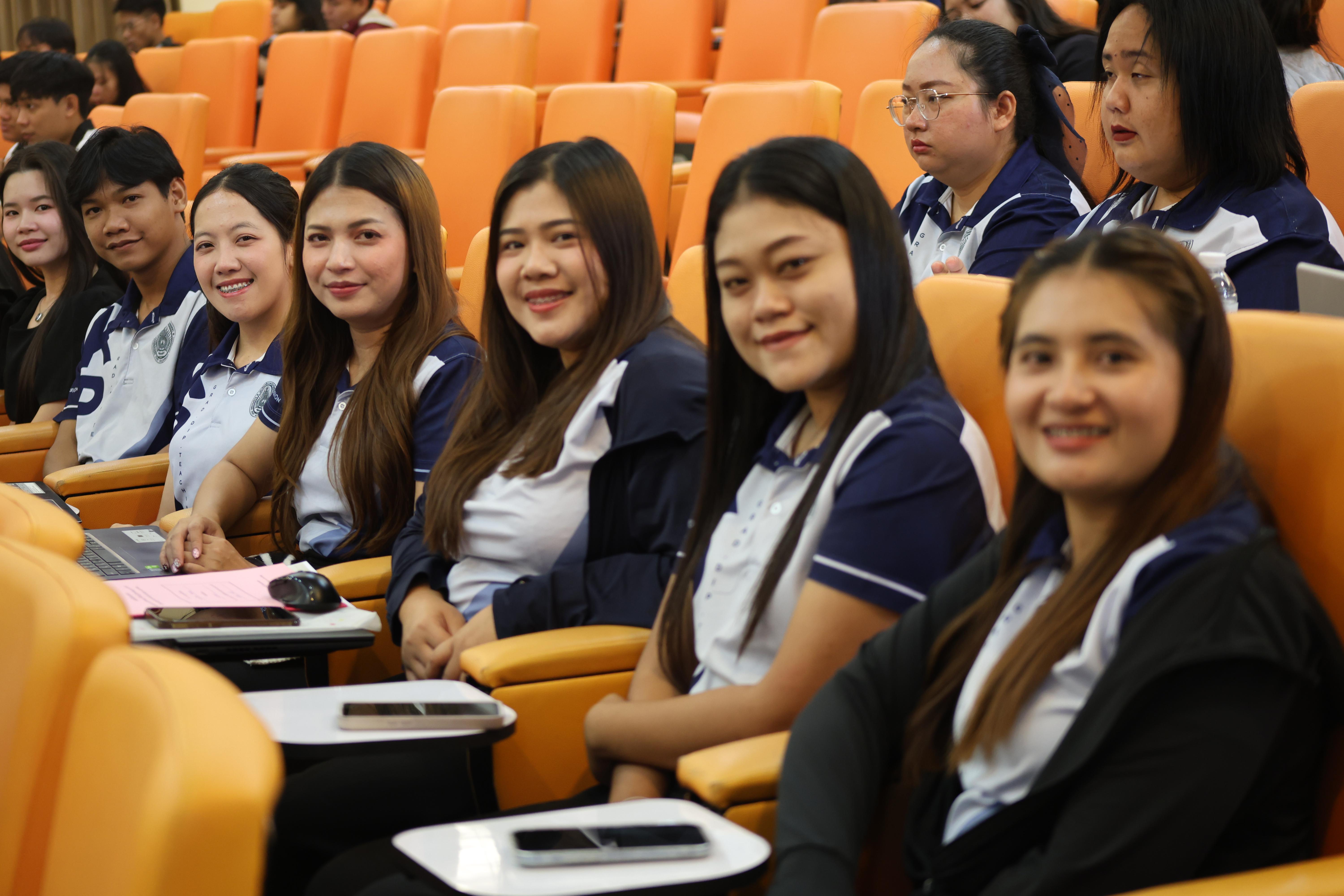 60. โครงการสัมมนาเป็นหมู่คณะพัฒนาทักษะการสอนและความเป็นครู และพัฒนาส่งเสริมด้านภาษาไทยและภาษาอังกฤษ