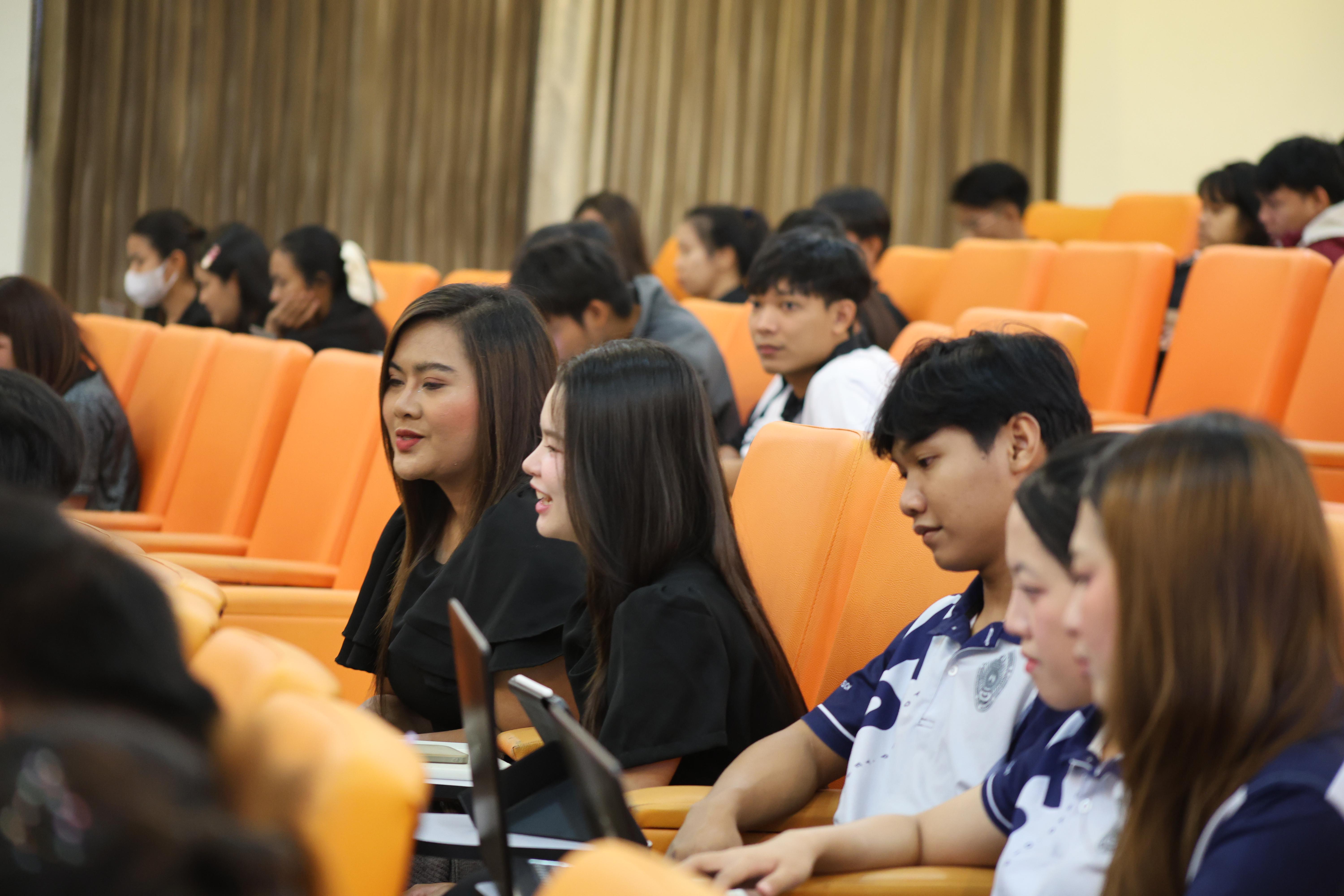 63. โครงการสัมมนาเป็นหมู่คณะพัฒนาทักษะการสอนและความเป็นครู และพัฒนาส่งเสริมด้านภาษาไทยและภาษาอังกฤษ