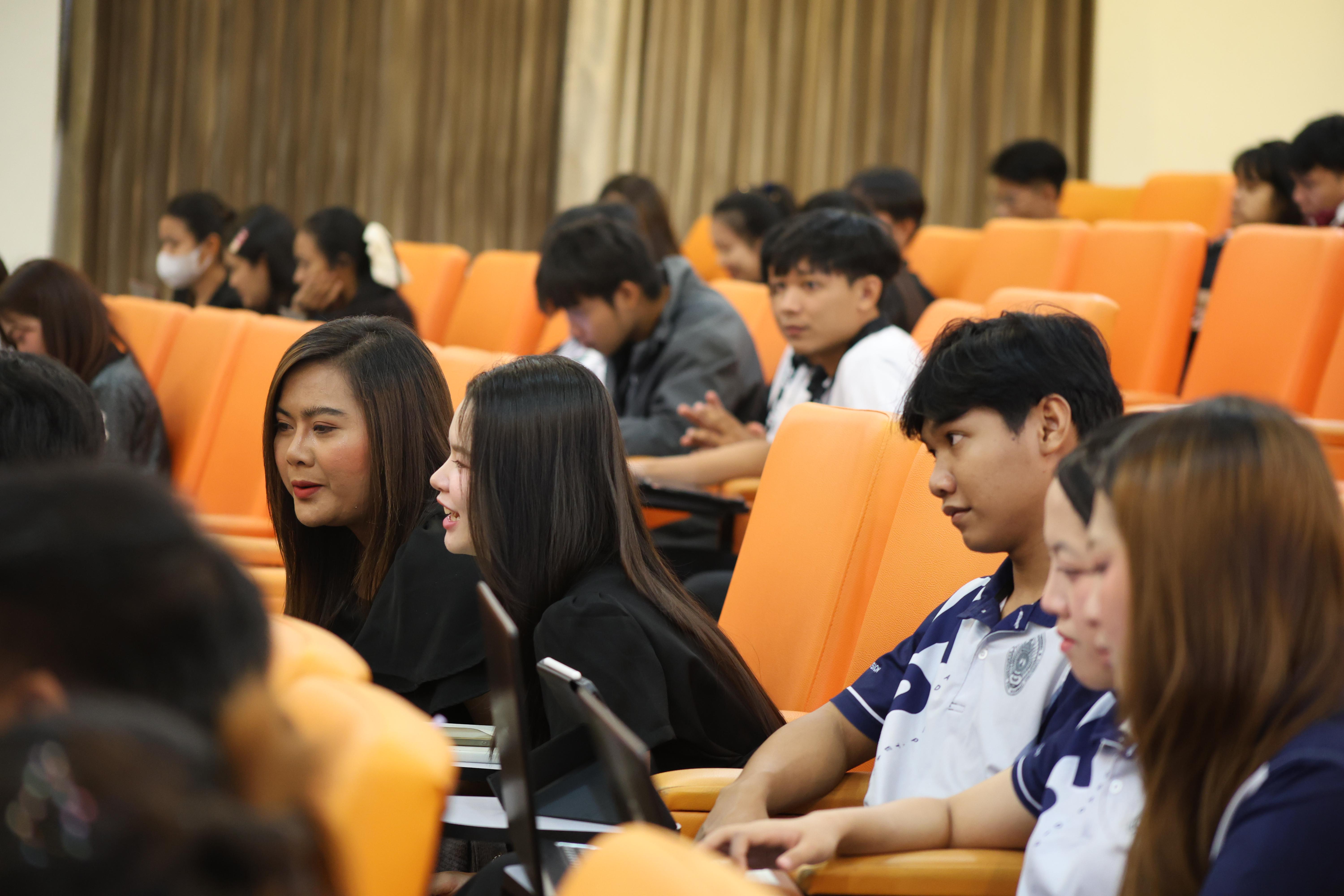 64. โครงการสัมมนาเป็นหมู่คณะพัฒนาทักษะการสอนและความเป็นครู และพัฒนาส่งเสริมด้านภาษาไทยและภาษาอังกฤษ