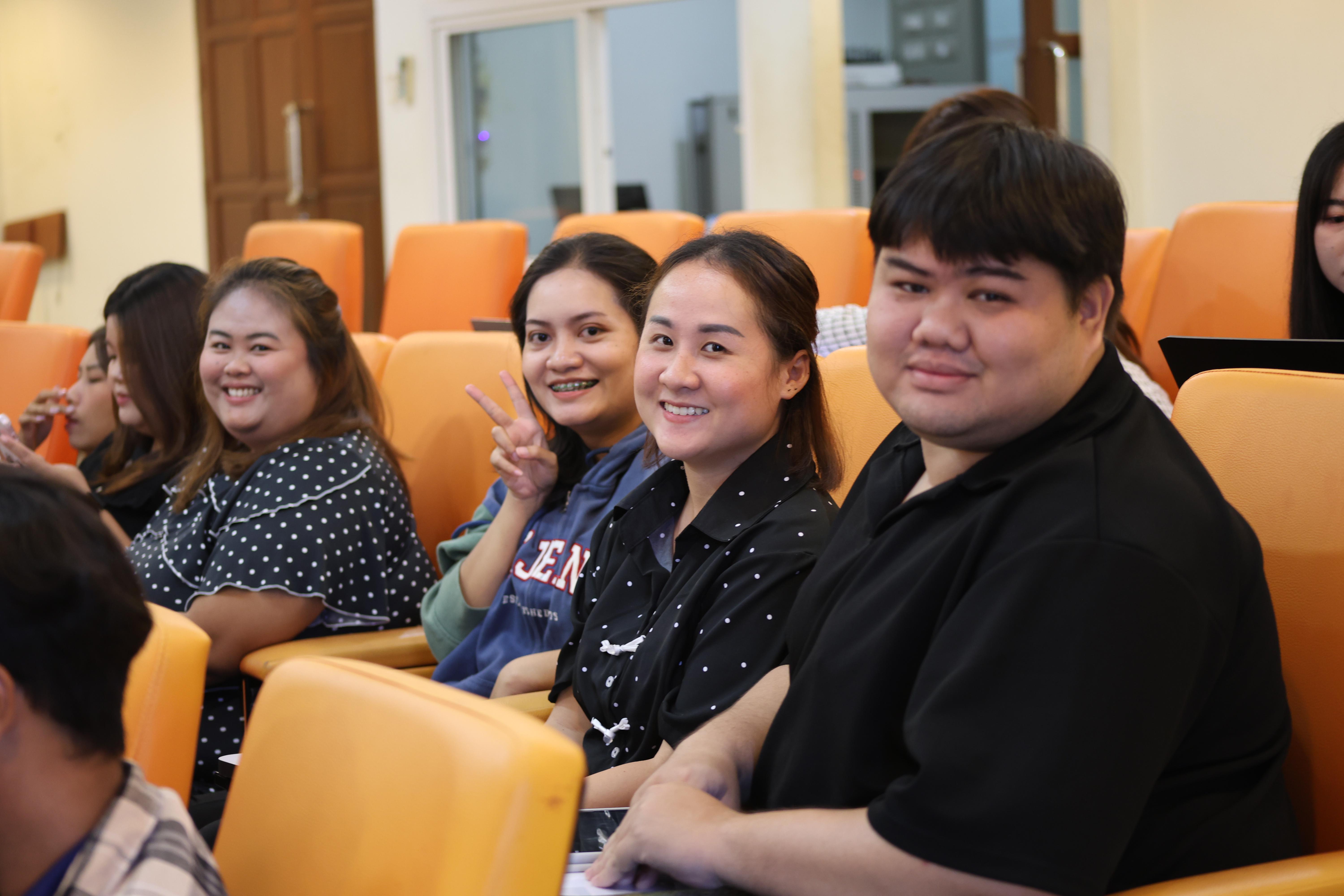 74. โครงการสัมมนาเป็นหมู่คณะพัฒนาทักษะการสอนและความเป็นครู และพัฒนาส่งเสริมด้านภาษาไทยและภาษาอังกฤษ