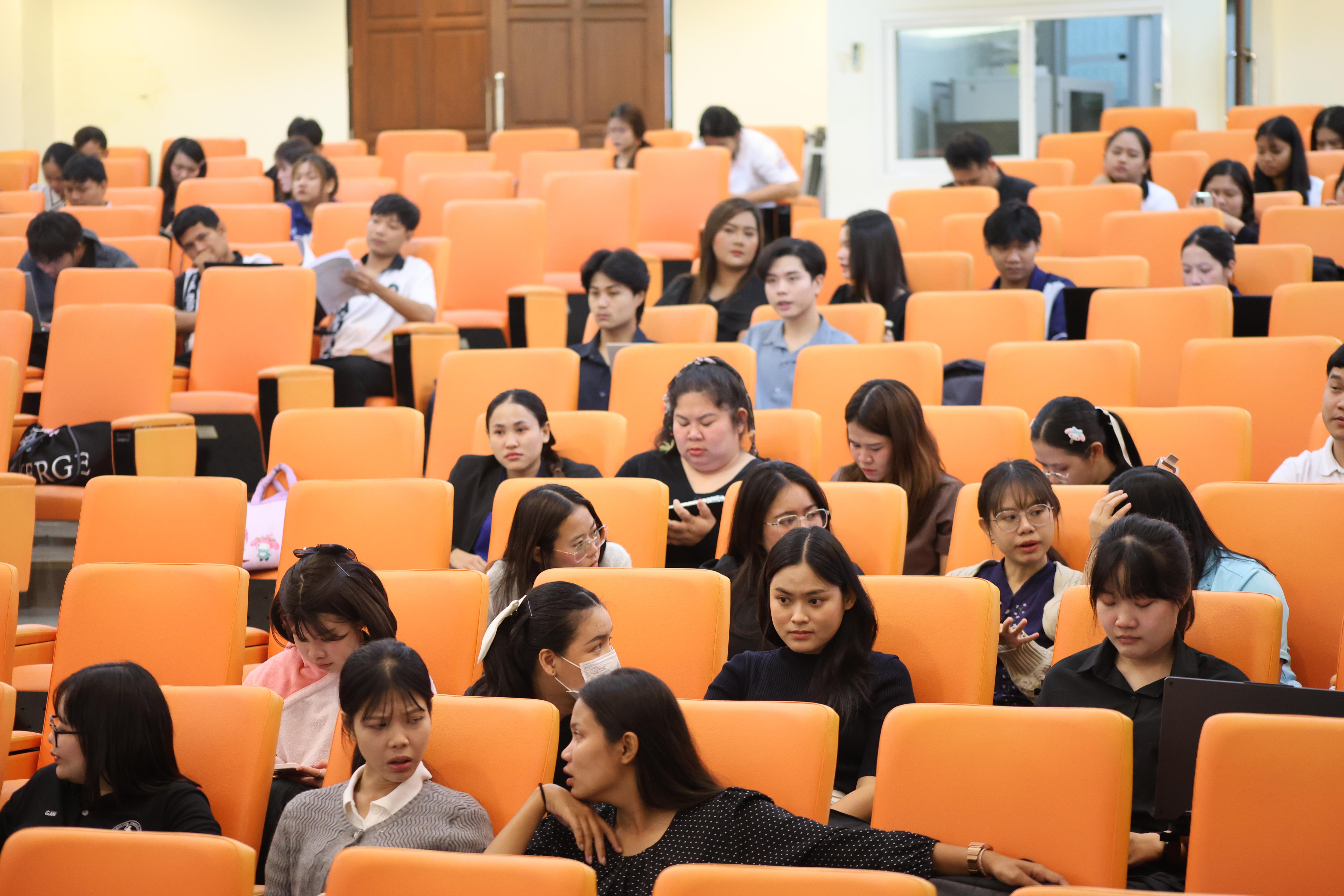 94. โครงการสัมมนาเป็นหมู่คณะพัฒนาทักษะการสอนและความเป็นครู และพัฒนาส่งเสริมด้านภาษาไทยและภาษาอังกฤษ