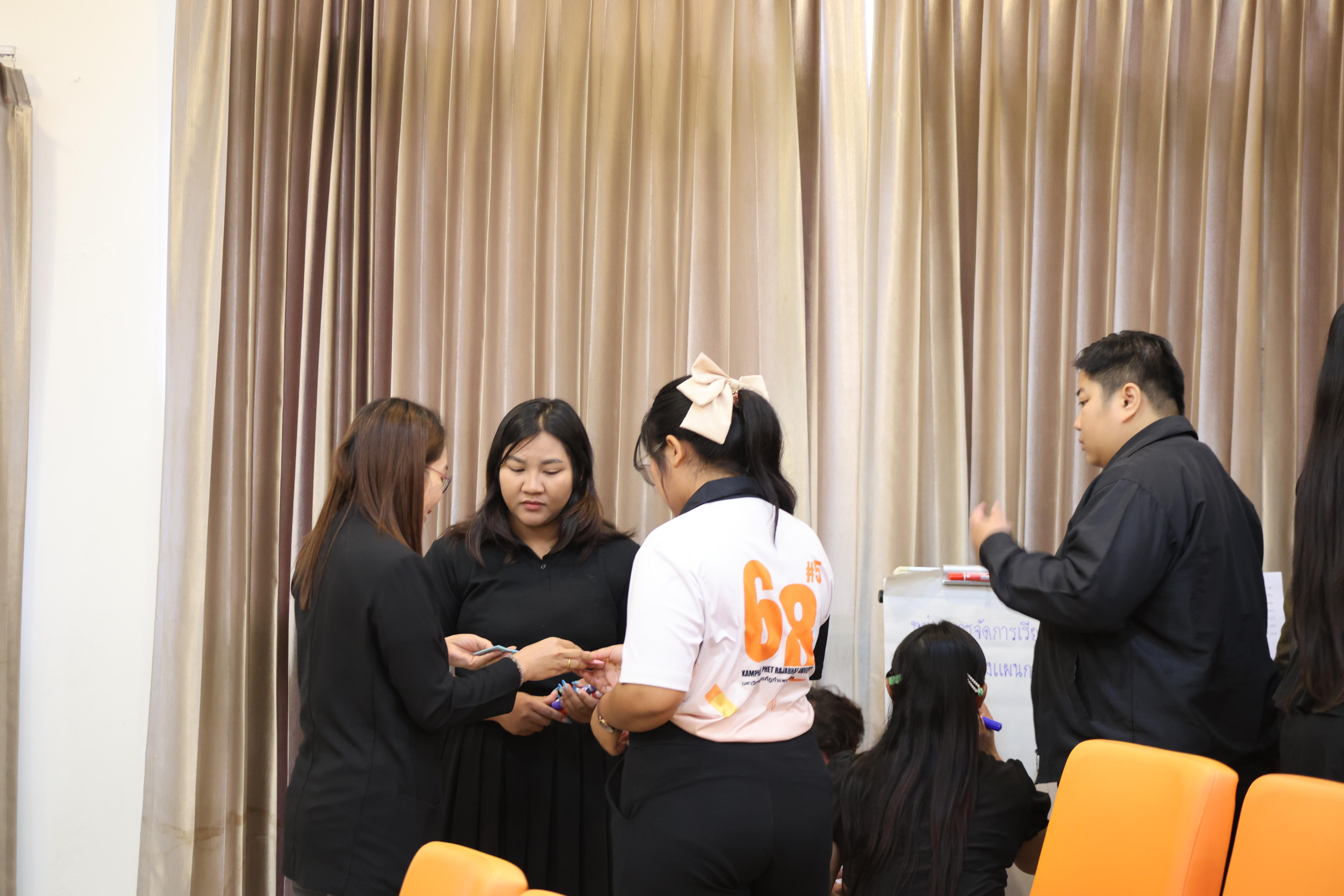 129. โครงการสัมมนาเป็นหมู่คณะพัฒนาทักษะการสอนและความเป็นครู และพัฒนาส่งเสริมด้านภาษาไทยและภาษาอังกฤษ