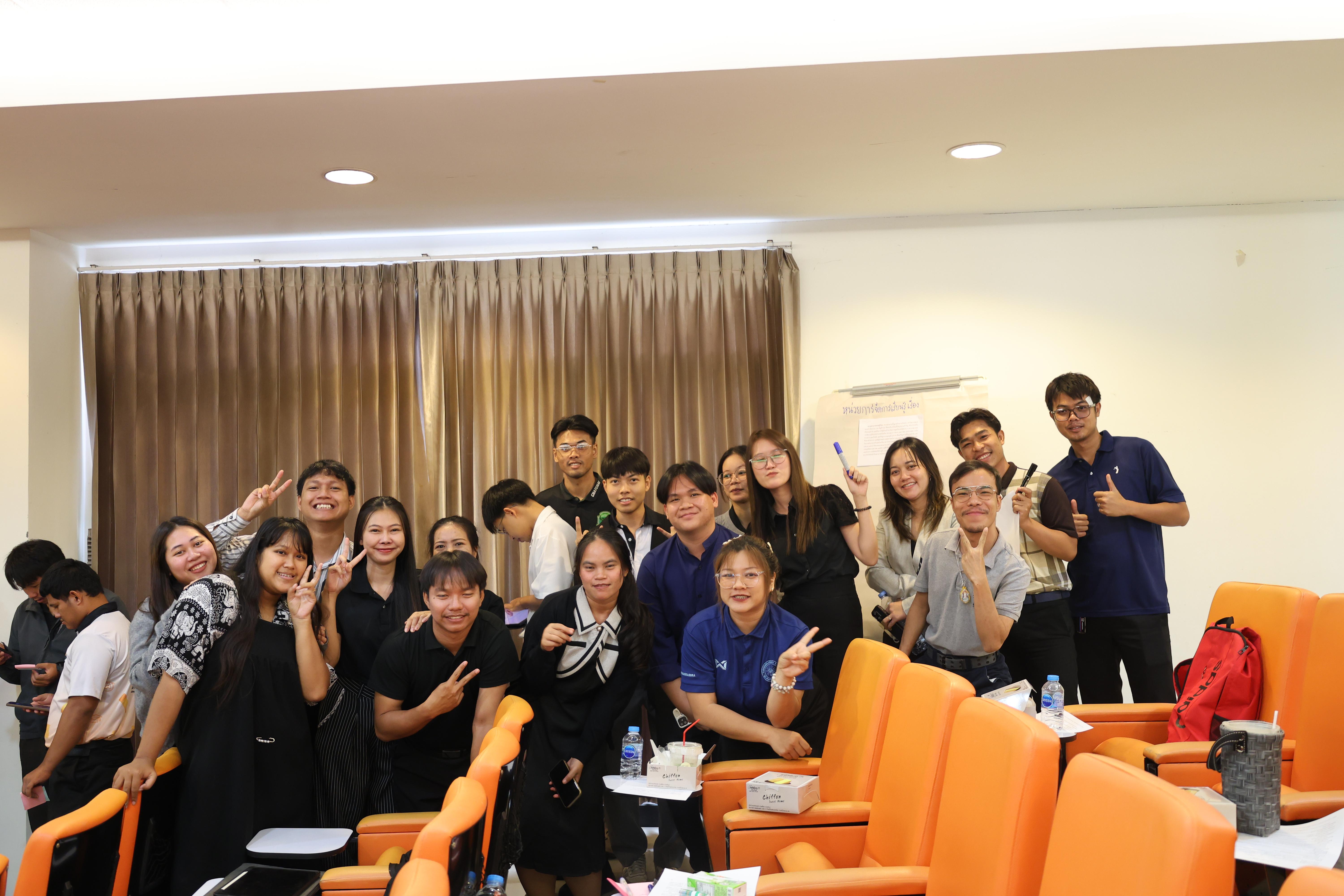180. โครงการสัมมนาเป็นหมู่คณะพัฒนาทักษะการสอนและความเป็นครู และพัฒนาส่งเสริมด้านภาษาไทยและภาษาอังกฤษ