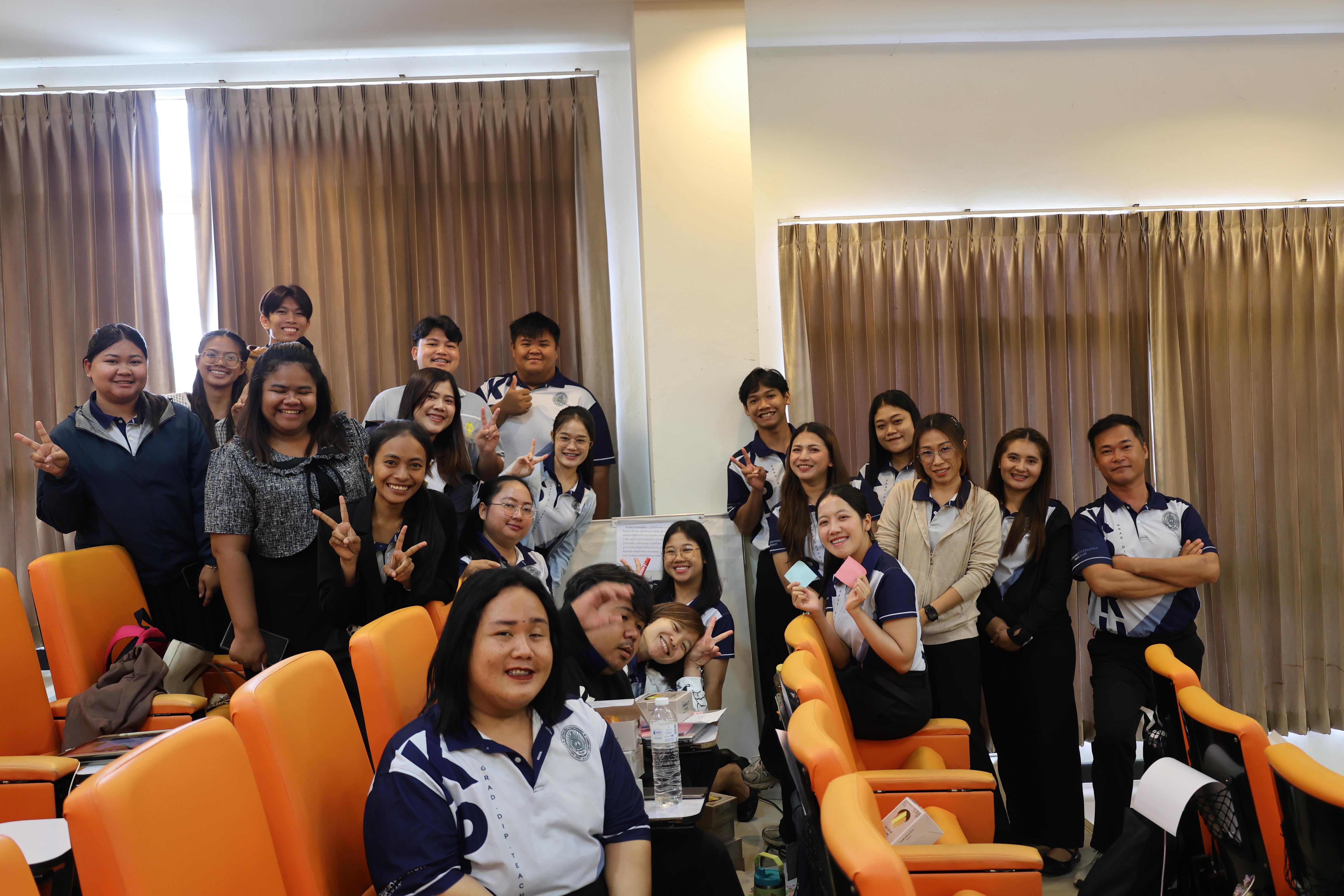 183. โครงการสัมมนาเป็นหมู่คณะพัฒนาทักษะการสอนและความเป็นครู และพัฒนาส่งเสริมด้านภาษาไทยและภาษาอังกฤษ