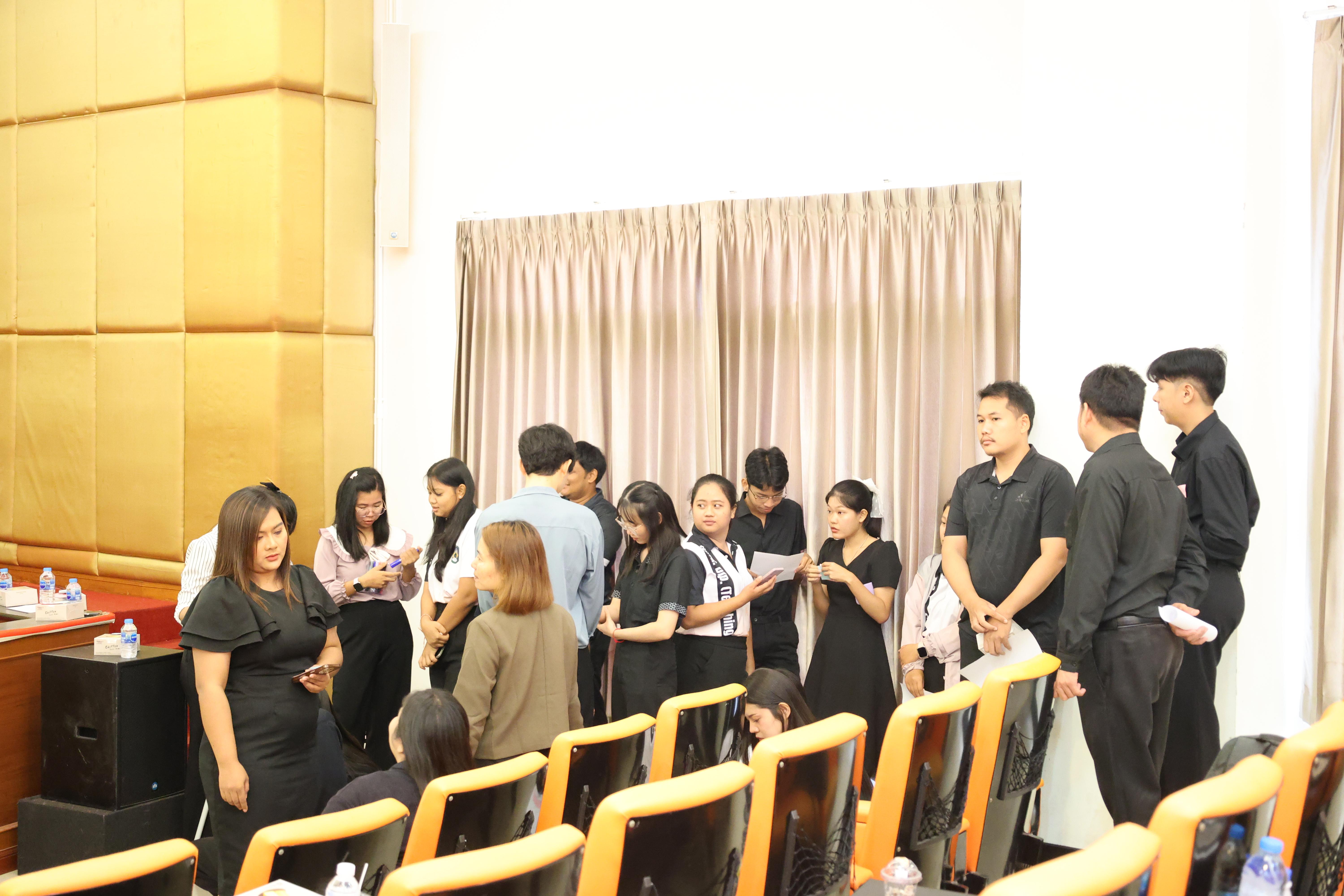 191. โครงการสัมมนาเป็นหมู่คณะพัฒนาทักษะการสอนและความเป็นครู และพัฒนาส่งเสริมด้านภาษาไทยและภาษาอังกฤษ