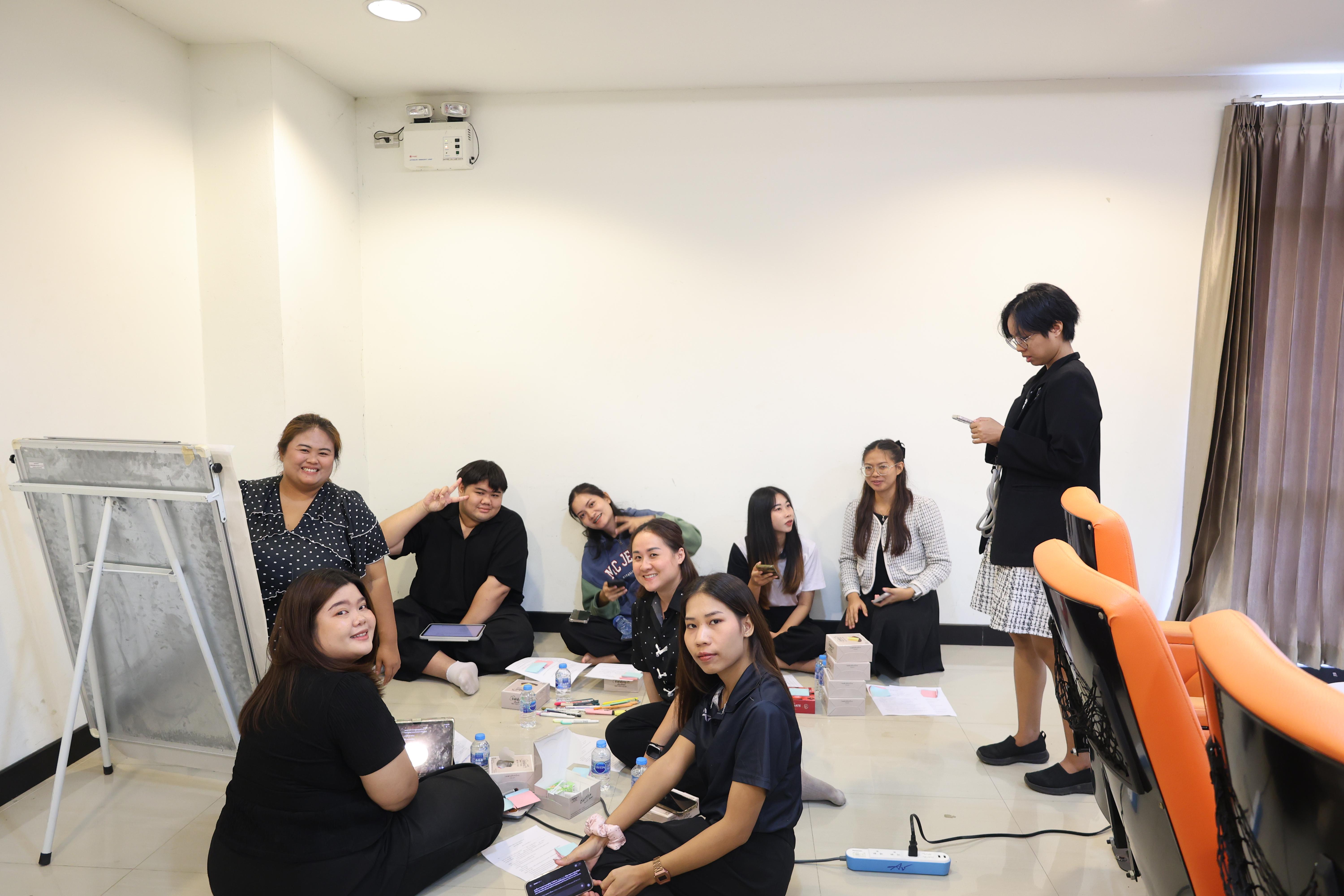 196. โครงการสัมมนาเป็นหมู่คณะพัฒนาทักษะการสอนและความเป็นครู และพัฒนาส่งเสริมด้านภาษาไทยและภาษาอังกฤษ