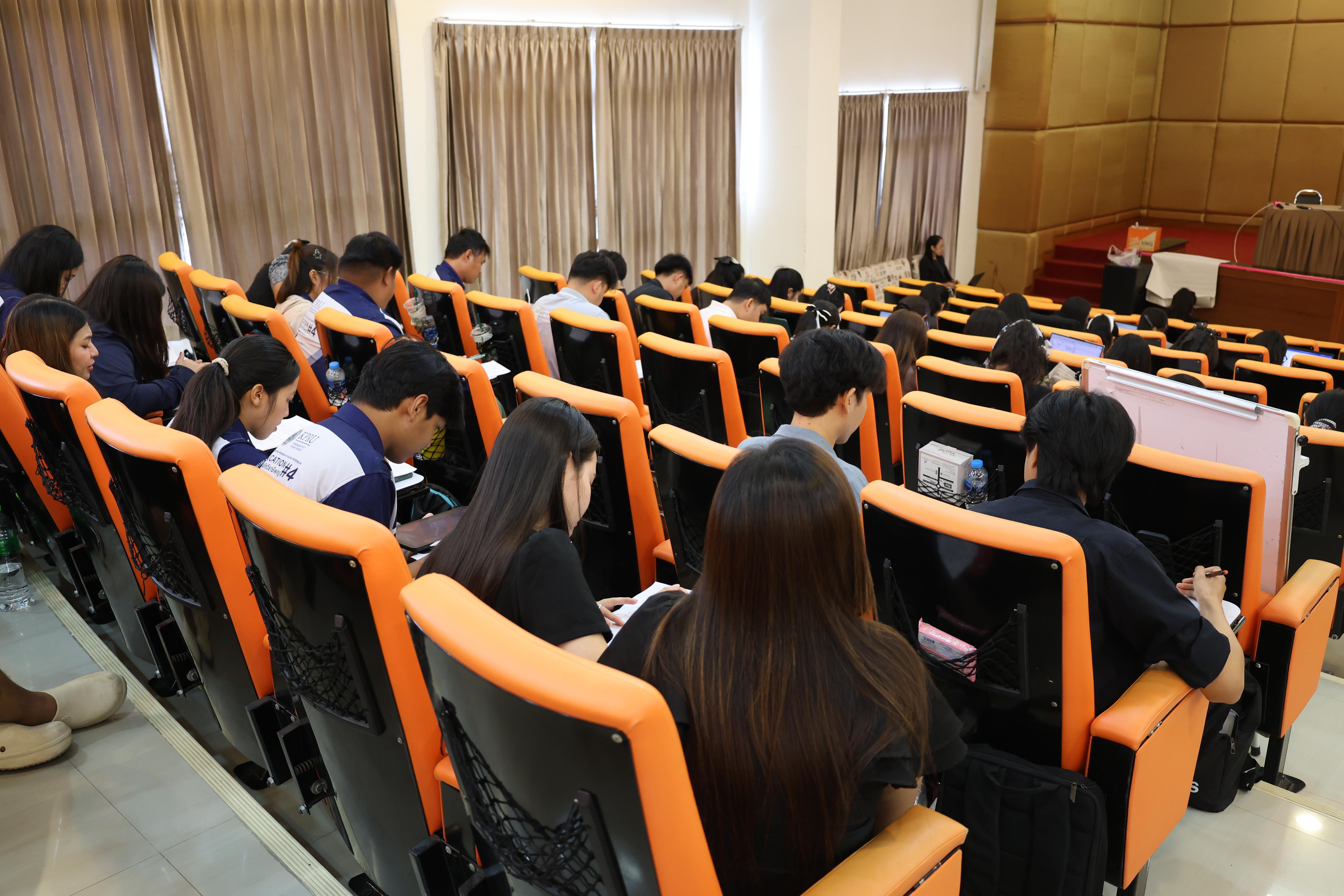 228. โครงการสัมมนาเป็นหมู่คณะพัฒนาทักษะการสอนและความเป็นครู และพัฒนาส่งเสริมด้านภาษาไทยและภาษาอังกฤษ