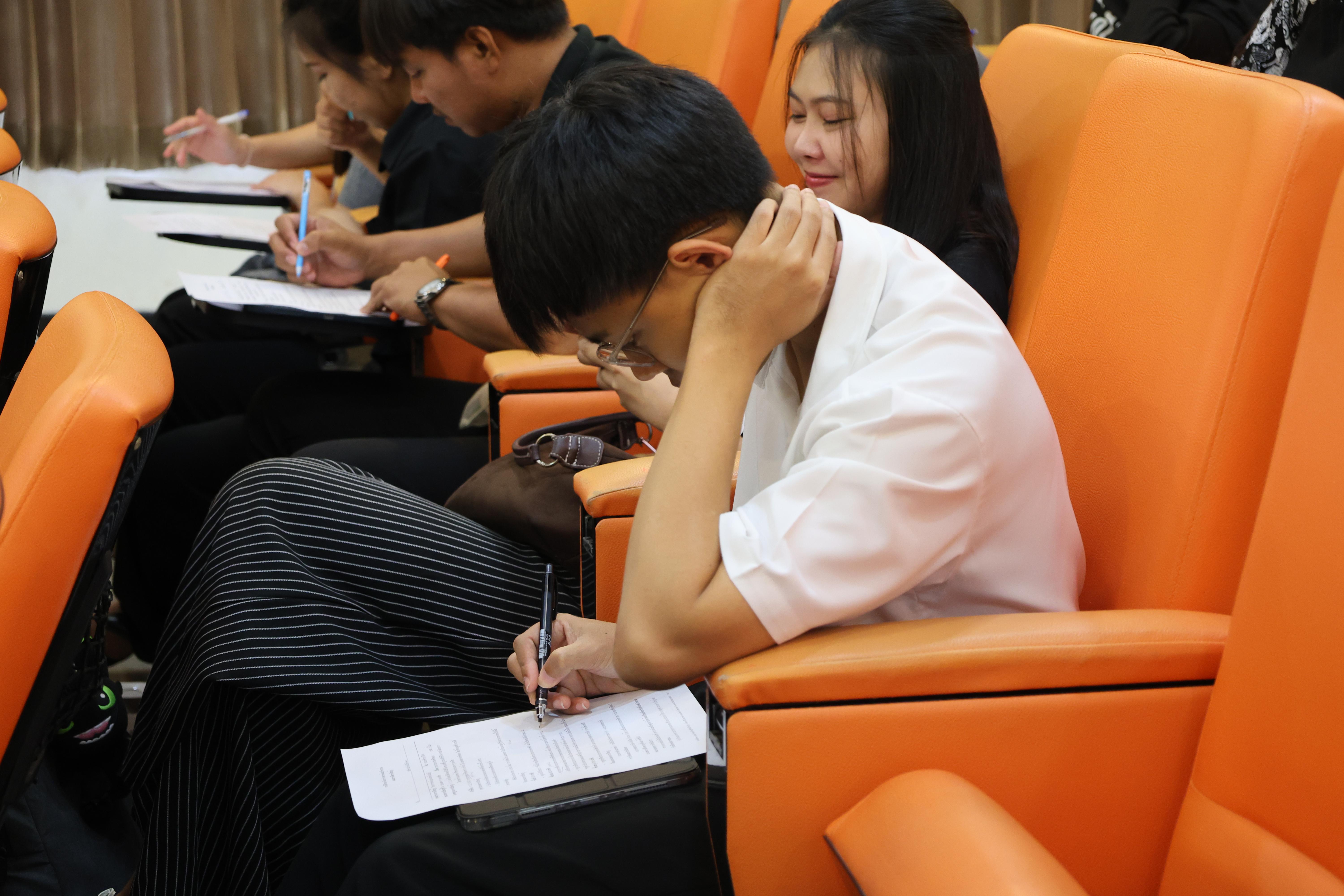 234. โครงการสัมมนาเป็นหมู่คณะพัฒนาทักษะการสอนและความเป็นครู และพัฒนาส่งเสริมด้านภาษาไทยและภาษาอังกฤษ