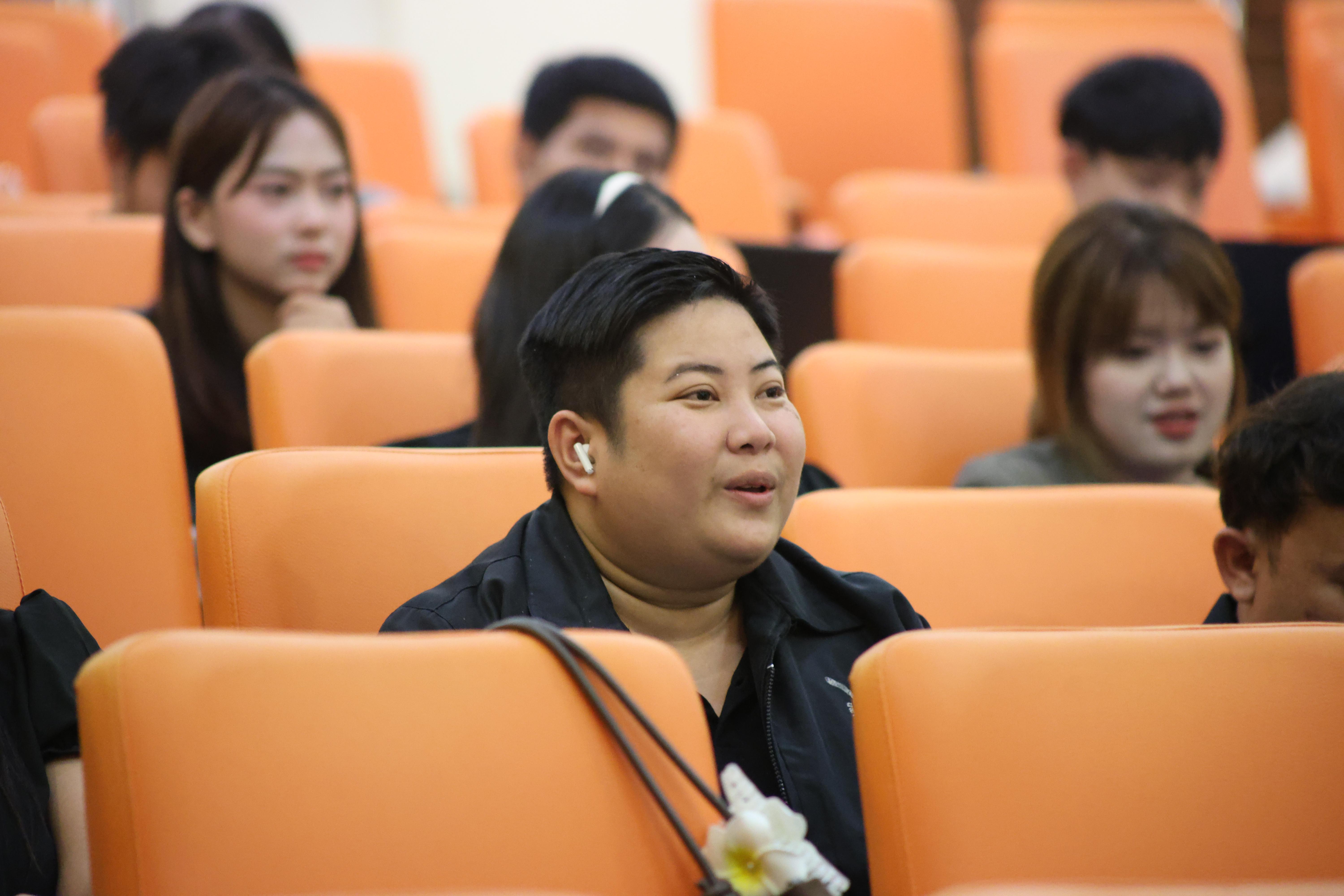 253. โครงการสัมมนาเป็นหมู่คณะพัฒนาทักษะการสอนและความเป็นครู และพัฒนาส่งเสริมด้านภาษาไทยและภาษาอังกฤษ