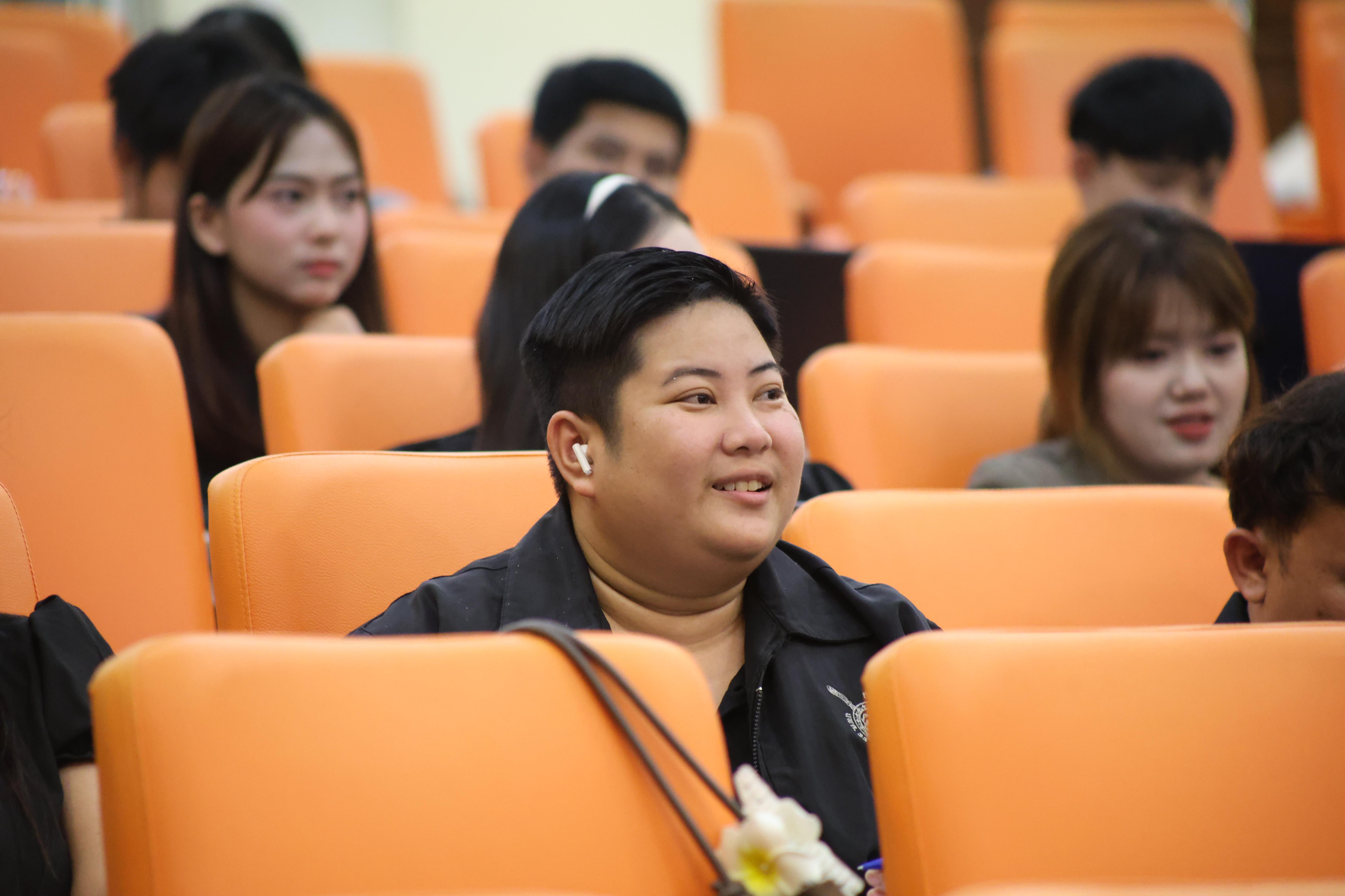 254. โครงการสัมมนาเป็นหมู่คณะพัฒนาทักษะการสอนและความเป็นครู และพัฒนาส่งเสริมด้านภาษาไทยและภาษาอังกฤษ
