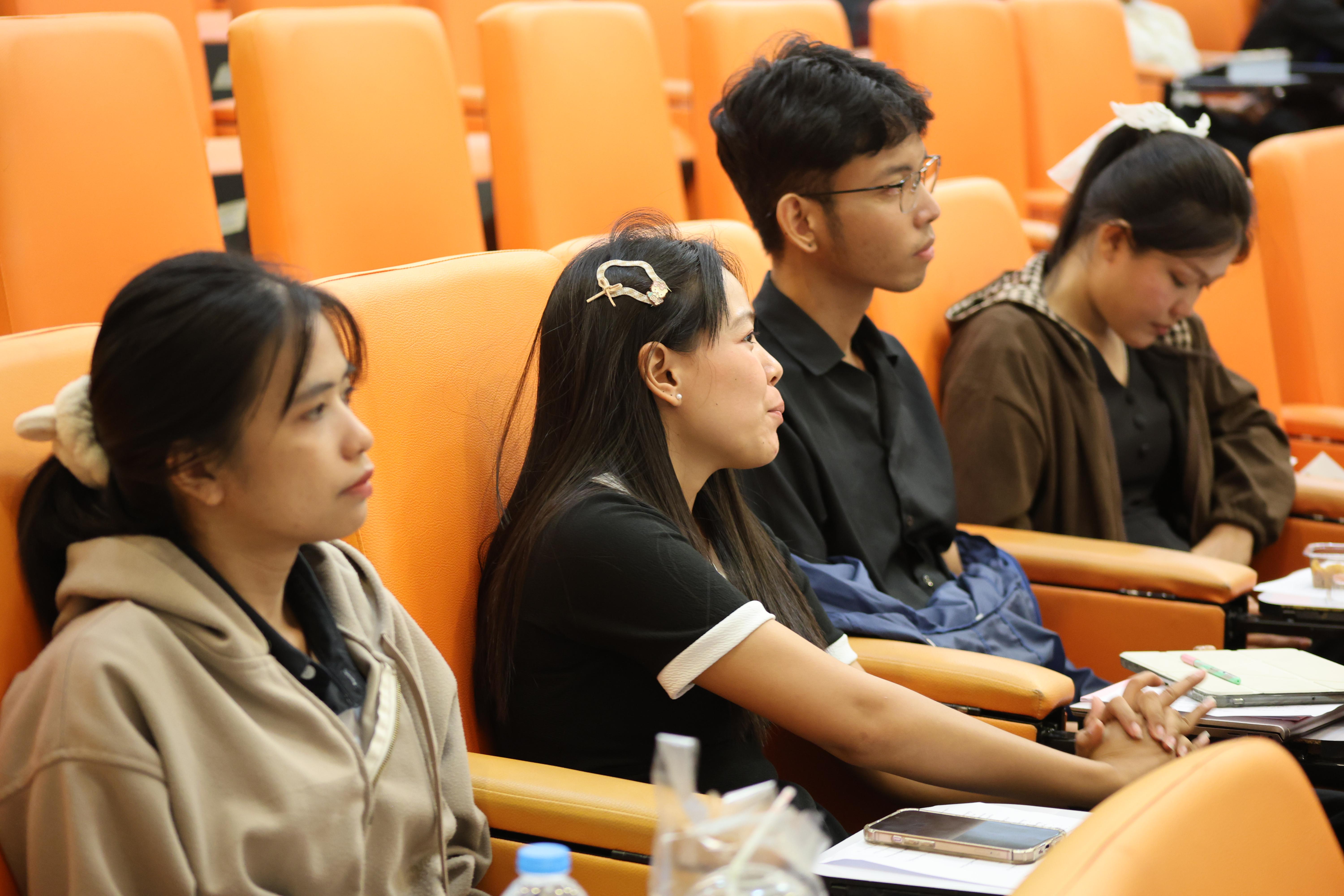 257. โครงการสัมมนาเป็นหมู่คณะพัฒนาทักษะการสอนและความเป็นครู และพัฒนาส่งเสริมด้านภาษาไทยและภาษาอังกฤษ