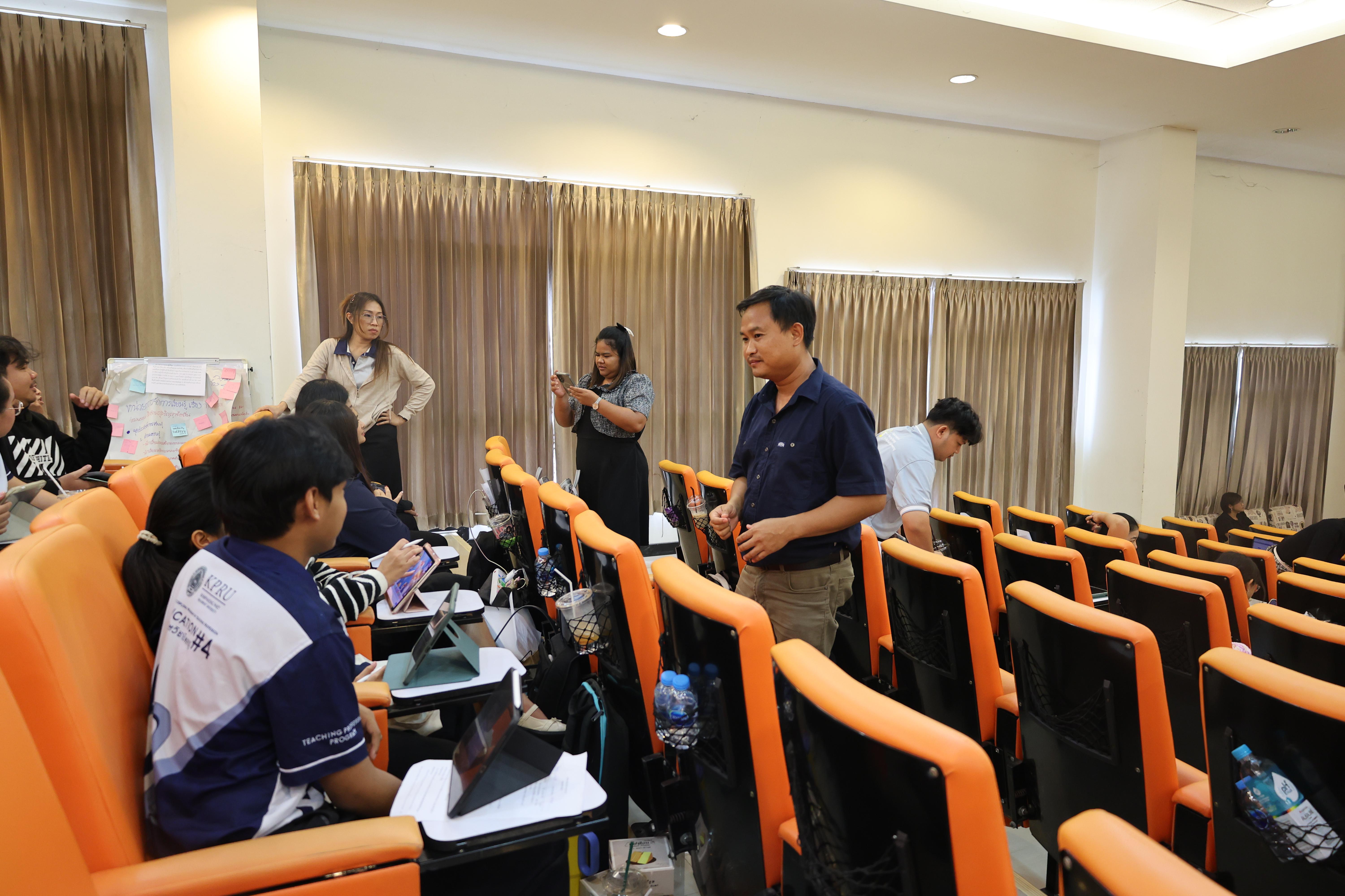 281. โครงการสัมมนาเป็นหมู่คณะพัฒนาทักษะการสอนและความเป็นครู และพัฒนาส่งเสริมด้านภาษาไทยและภาษาอังกฤษ
