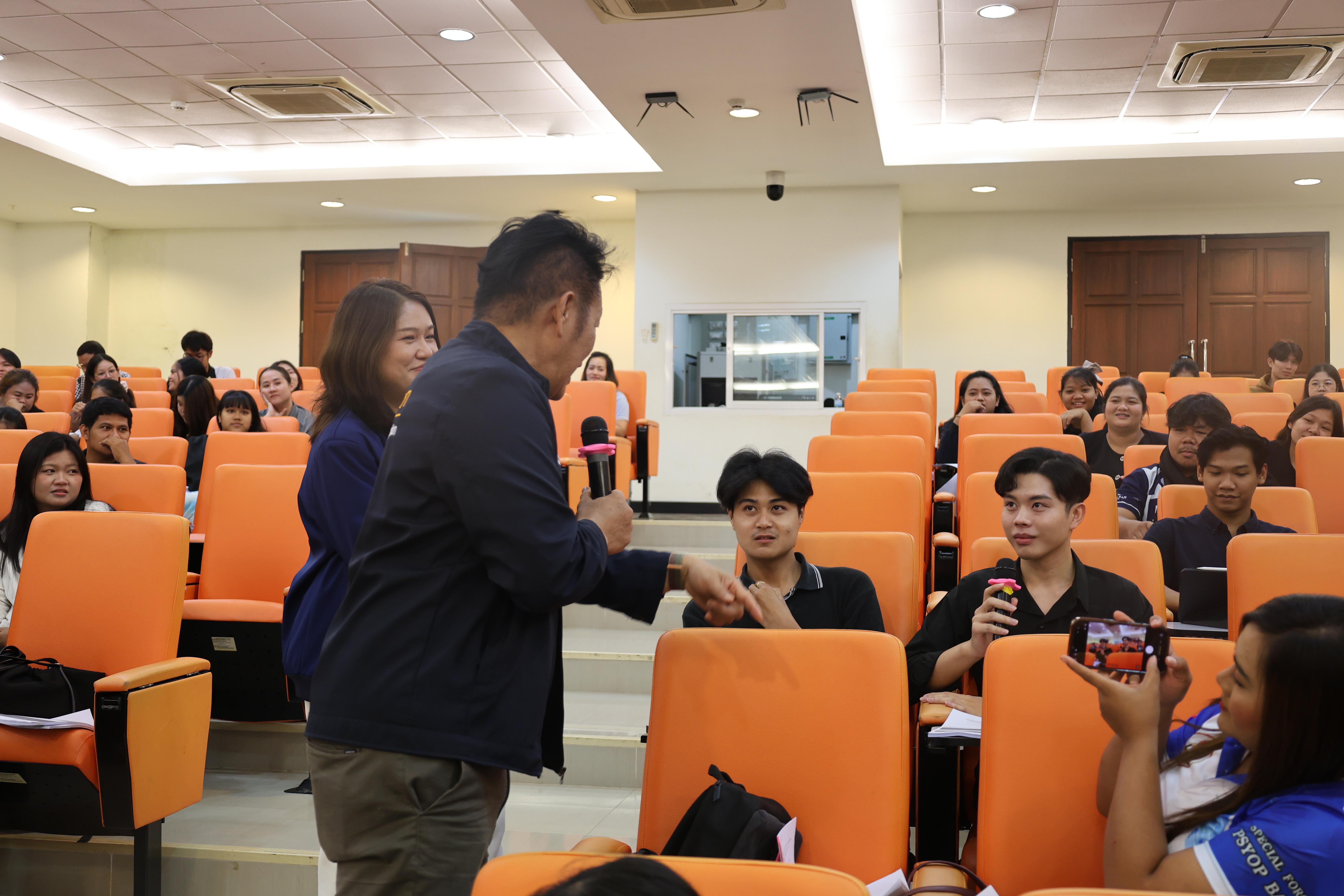 226. โครงการสัมมนาเป็นหมู่คณะพัฒนาทักษะการสอนและความเป็นครู และพัฒนาส่งเสริมด้านภาษาไทยและภาษาอังกฤษ