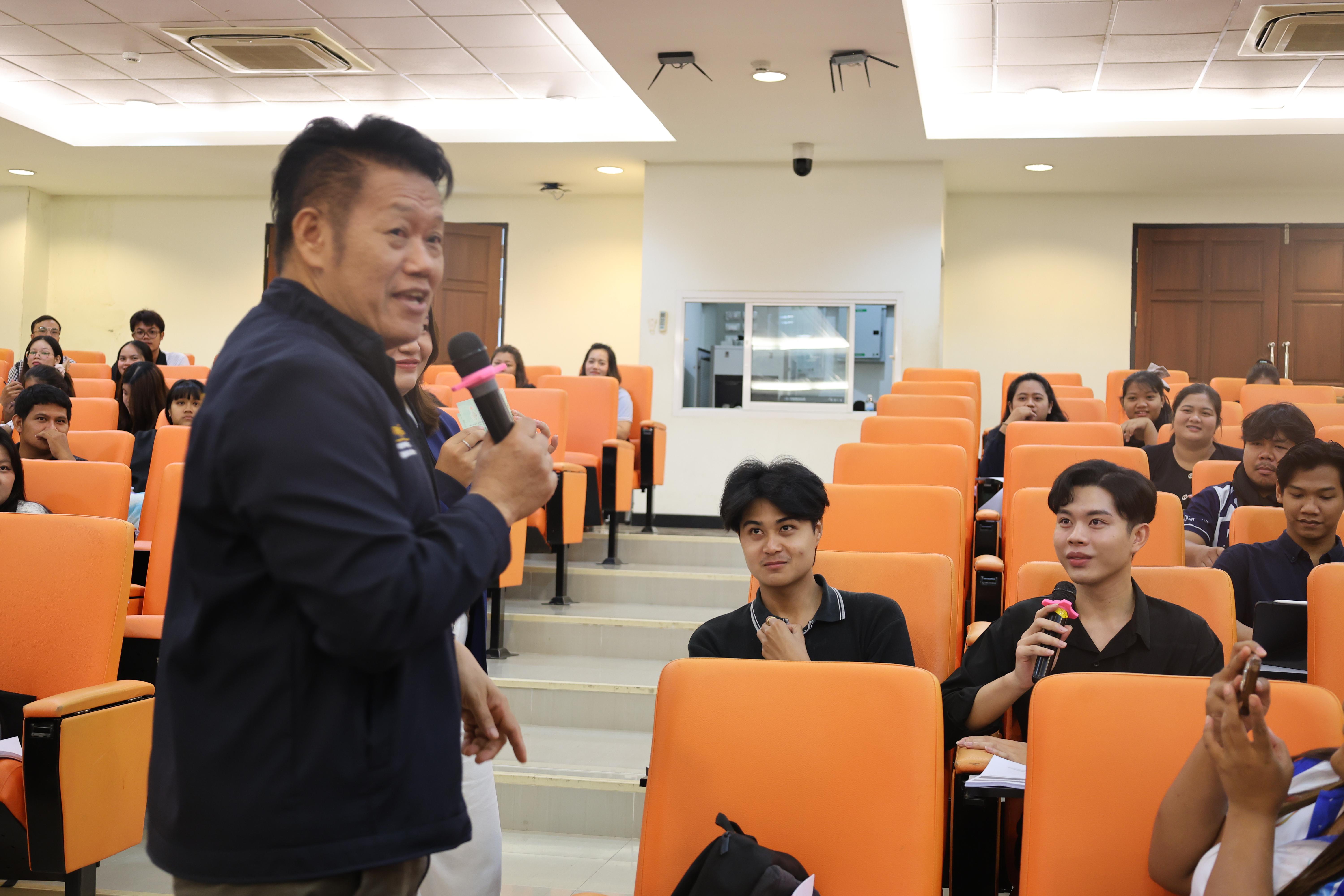 227. โครงการสัมมนาเป็นหมู่คณะพัฒนาทักษะการสอนและความเป็นครู และพัฒนาส่งเสริมด้านภาษาไทยและภาษาอังกฤษ