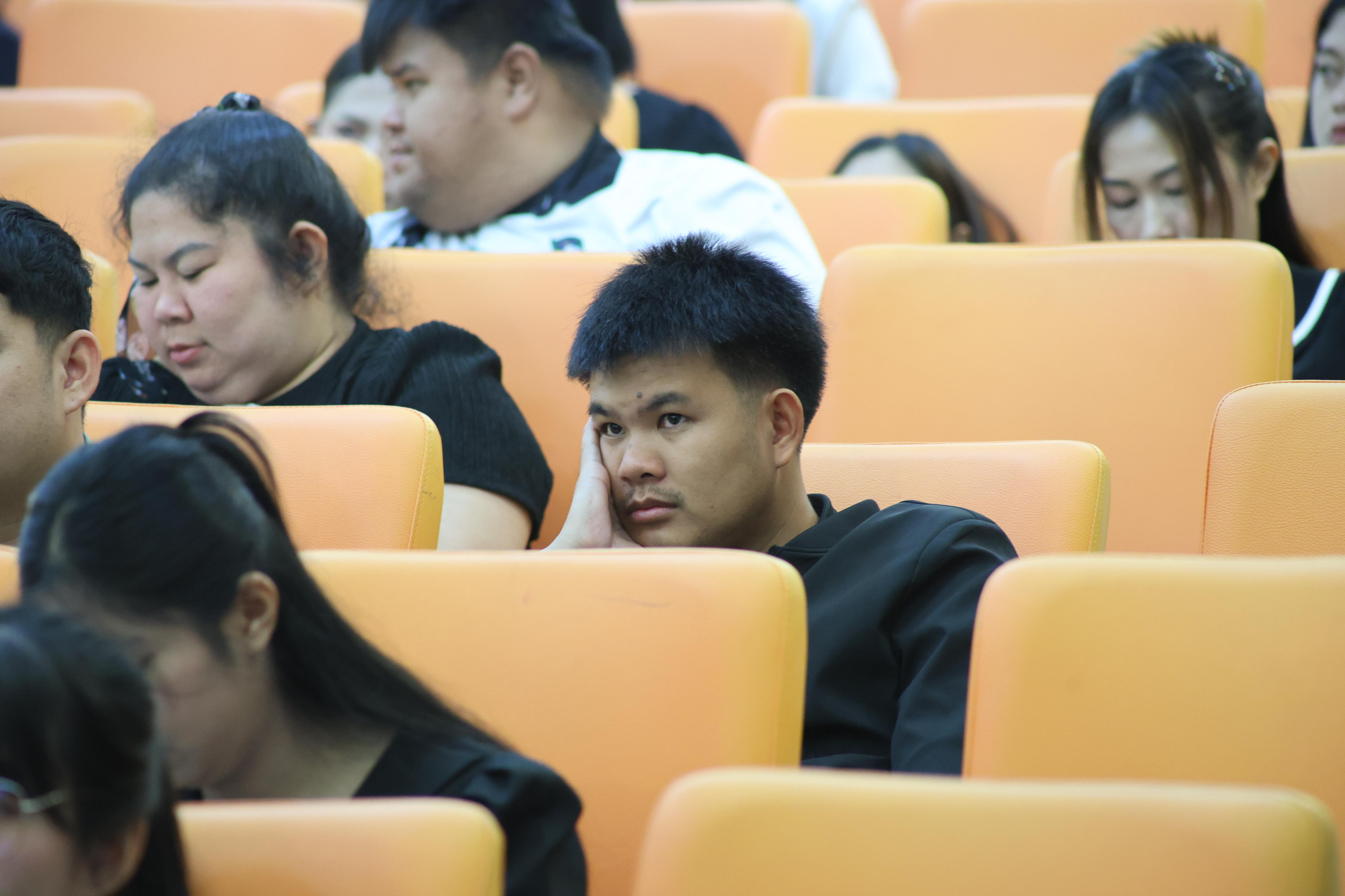 241. โครงการสัมมนาเป็นหมู่คณะพัฒนาทักษะการสอนและความเป็นครู และพัฒนาส่งเสริมด้านภาษาไทยและภาษาอังกฤษ