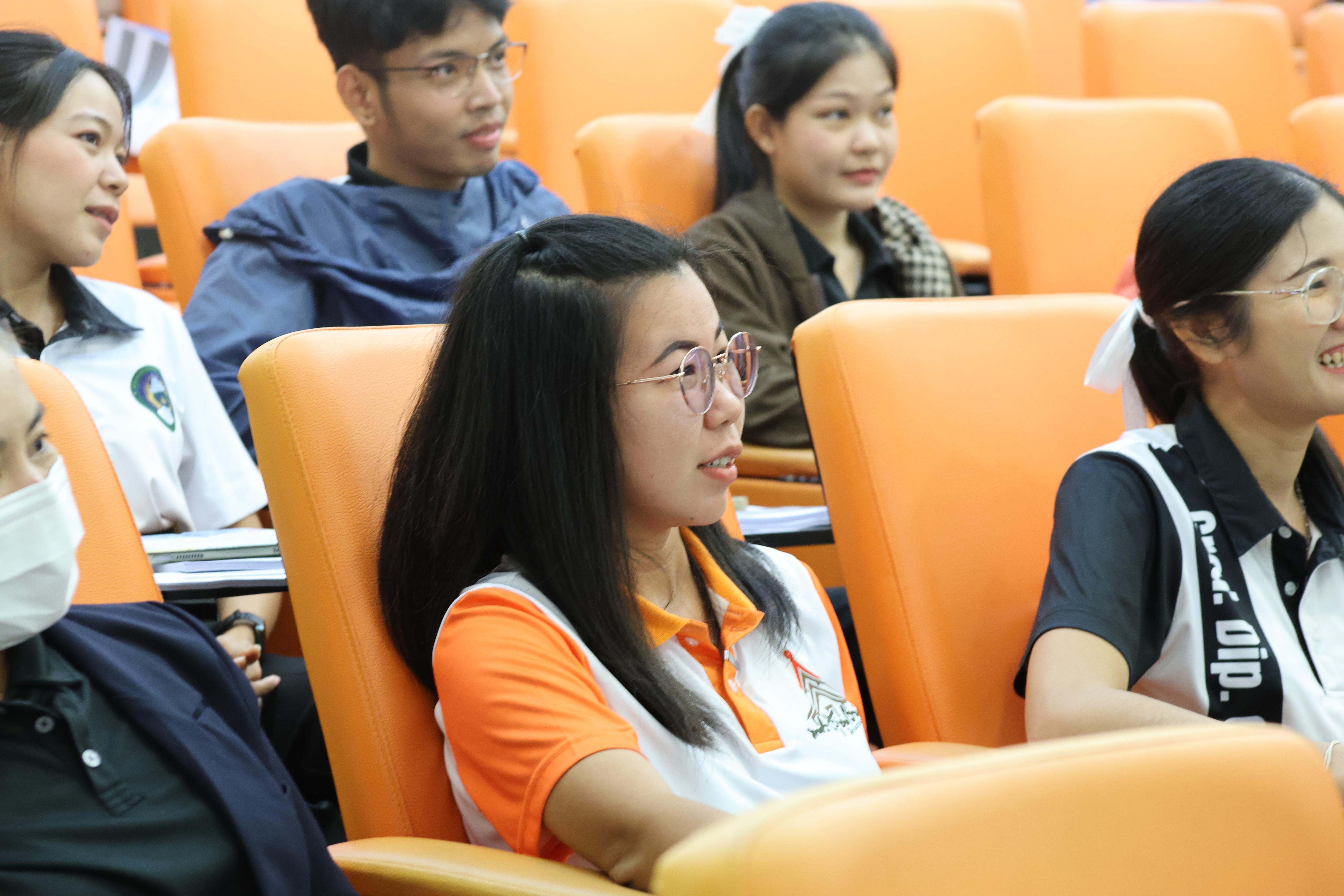 246. โครงการสัมมนาเป็นหมู่คณะพัฒนาทักษะการสอนและความเป็นครู และพัฒนาส่งเสริมด้านภาษาไทยและภาษาอังกฤษ
