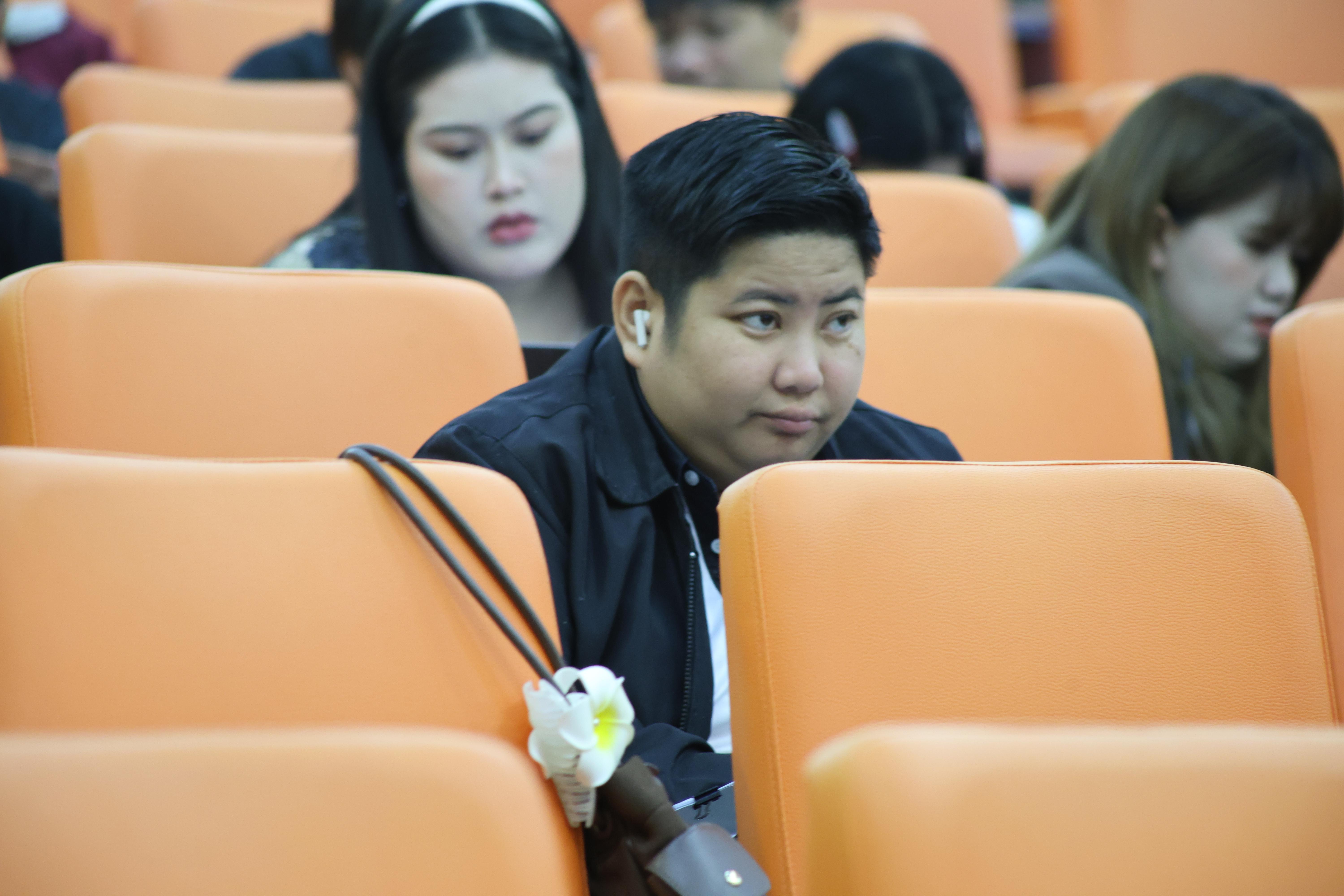 250. โครงการสัมมนาเป็นหมู่คณะพัฒนาทักษะการสอนและความเป็นครู และพัฒนาส่งเสริมด้านภาษาไทยและภาษาอังกฤษ