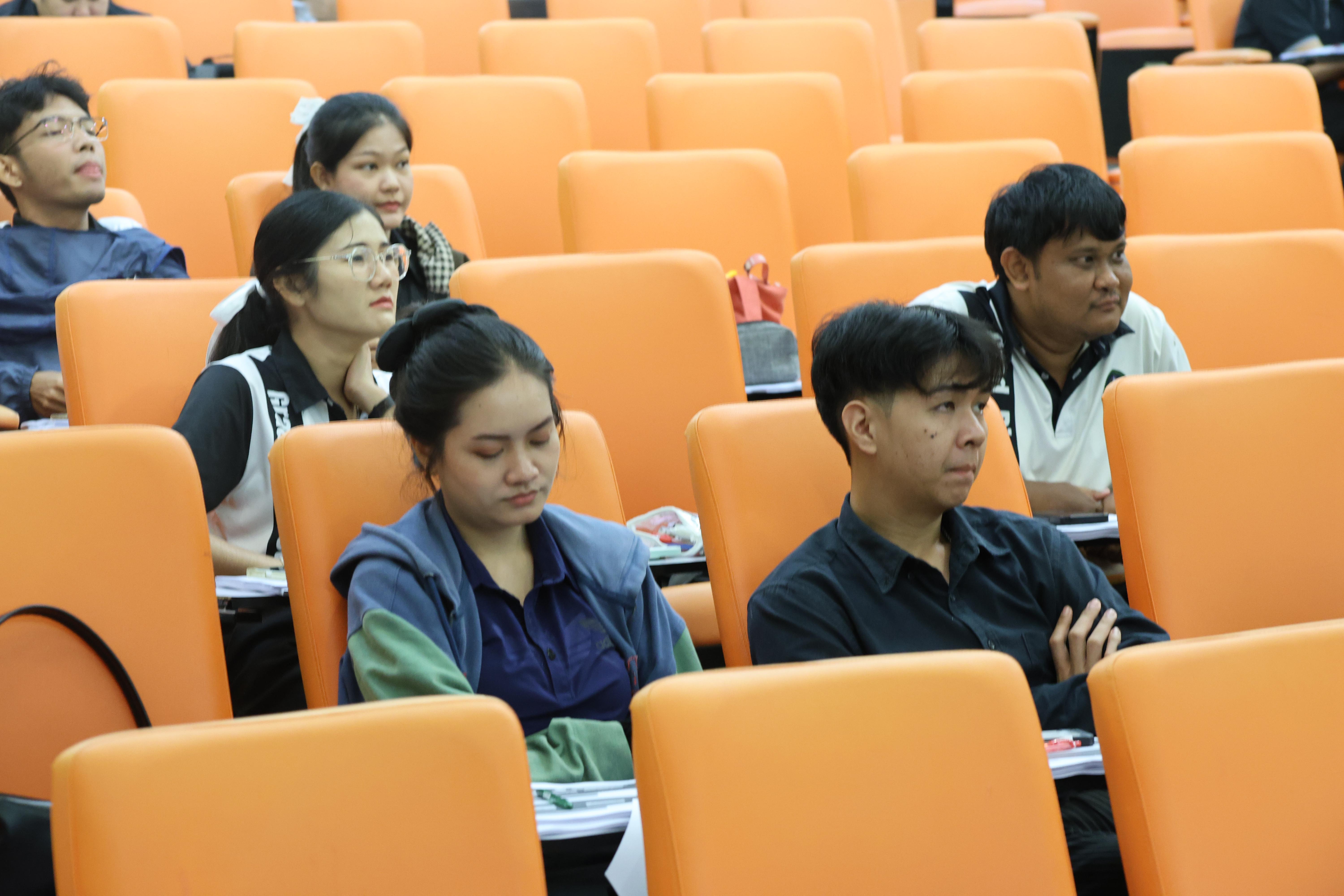 251. โครงการสัมมนาเป็นหมู่คณะพัฒนาทักษะการสอนและความเป็นครู และพัฒนาส่งเสริมด้านภาษาไทยและภาษาอังกฤษ