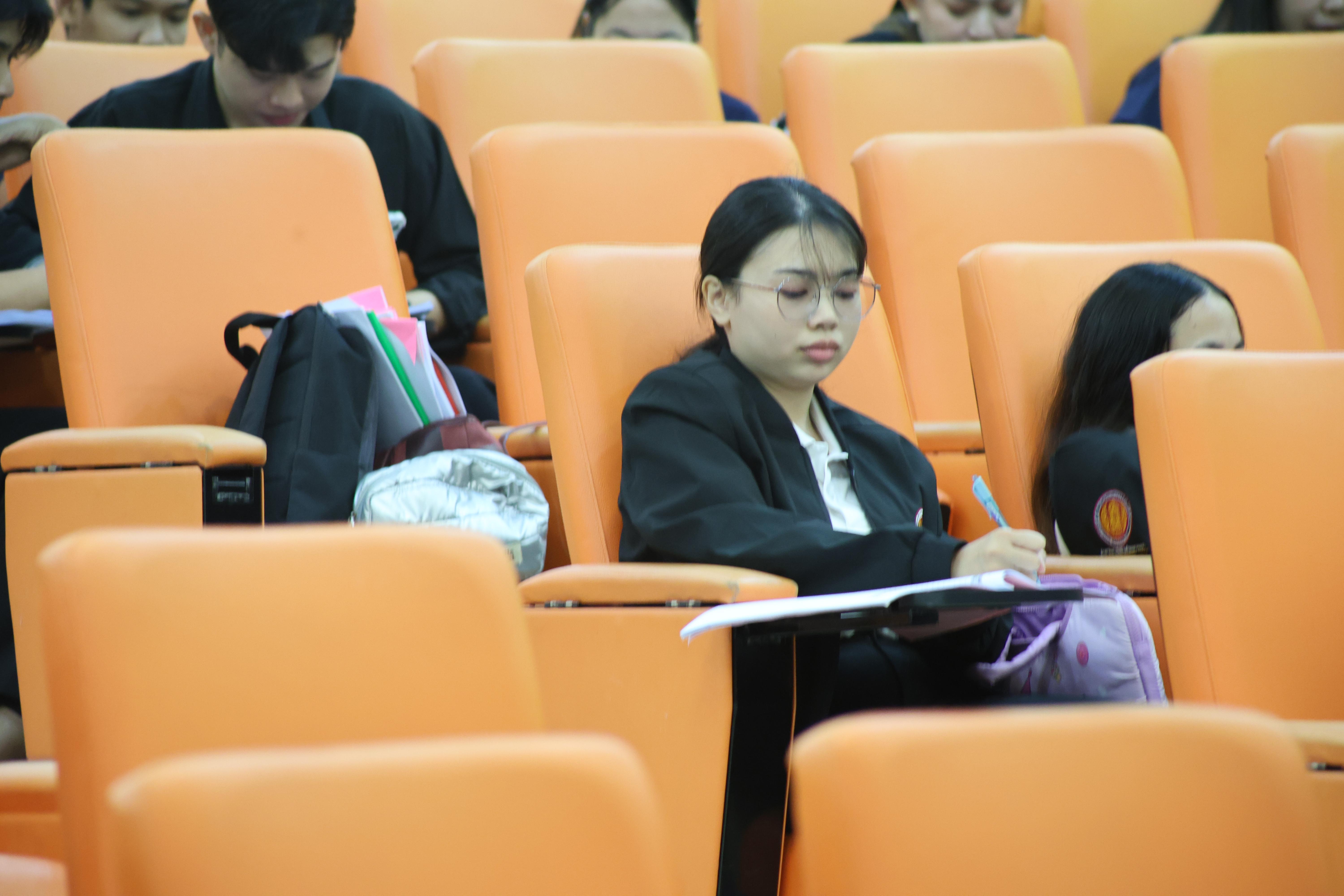 253. โครงการสัมมนาเป็นหมู่คณะพัฒนาทักษะการสอนและความเป็นครู และพัฒนาส่งเสริมด้านภาษาไทยและภาษาอังกฤษ