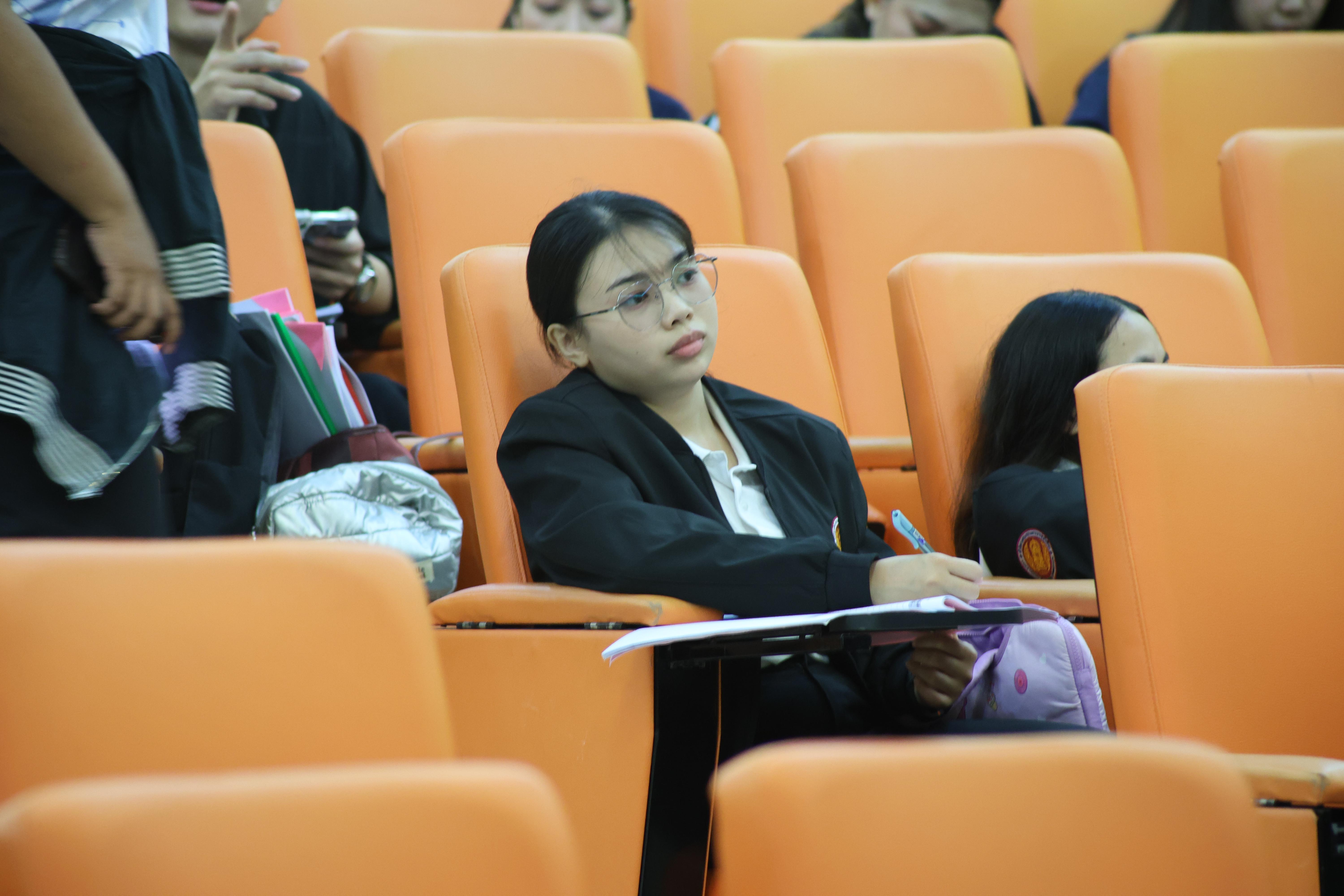 254. โครงการสัมมนาเป็นหมู่คณะพัฒนาทักษะการสอนและความเป็นครู และพัฒนาส่งเสริมด้านภาษาไทยและภาษาอังกฤษ