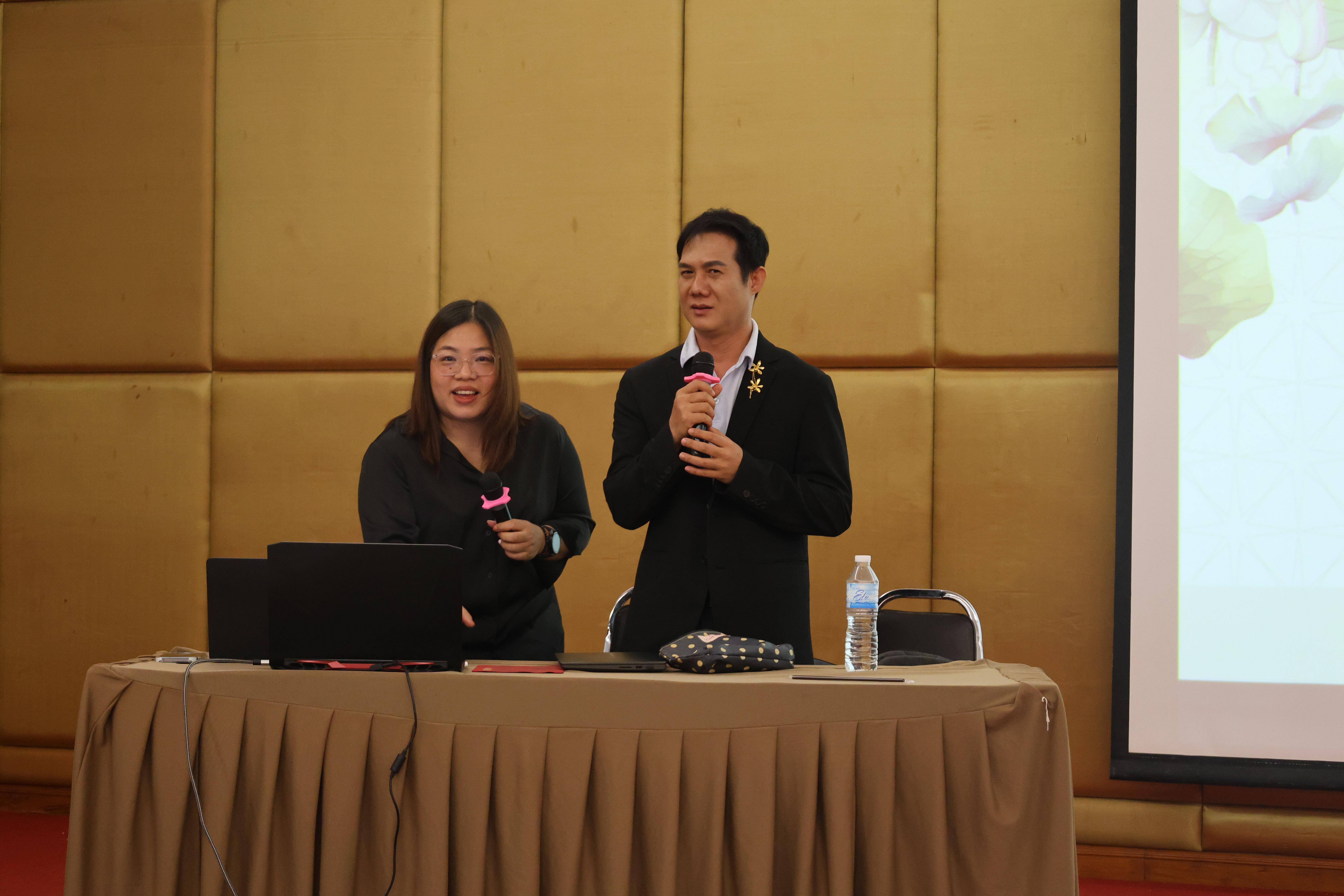 260. โครงการสัมมนาเป็นหมู่คณะพัฒนาทักษะการสอนและความเป็นครู และพัฒนาส่งเสริมด้านภาษาไทยและภาษาอังกฤษ