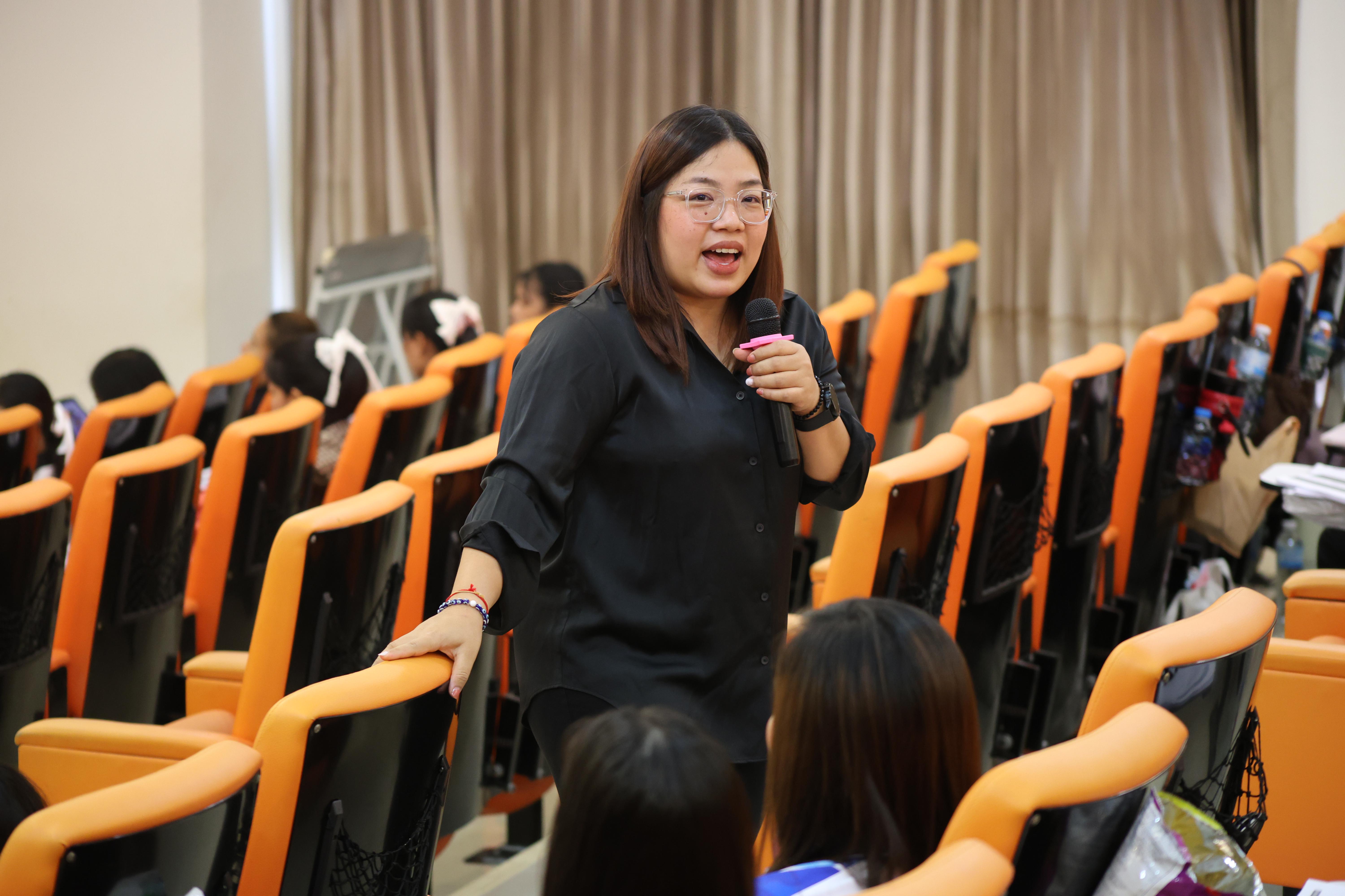 269. โครงการสัมมนาเป็นหมู่คณะพัฒนาทักษะการสอนและความเป็นครู และพัฒนาส่งเสริมด้านภาษาไทยและภาษาอังกฤษ