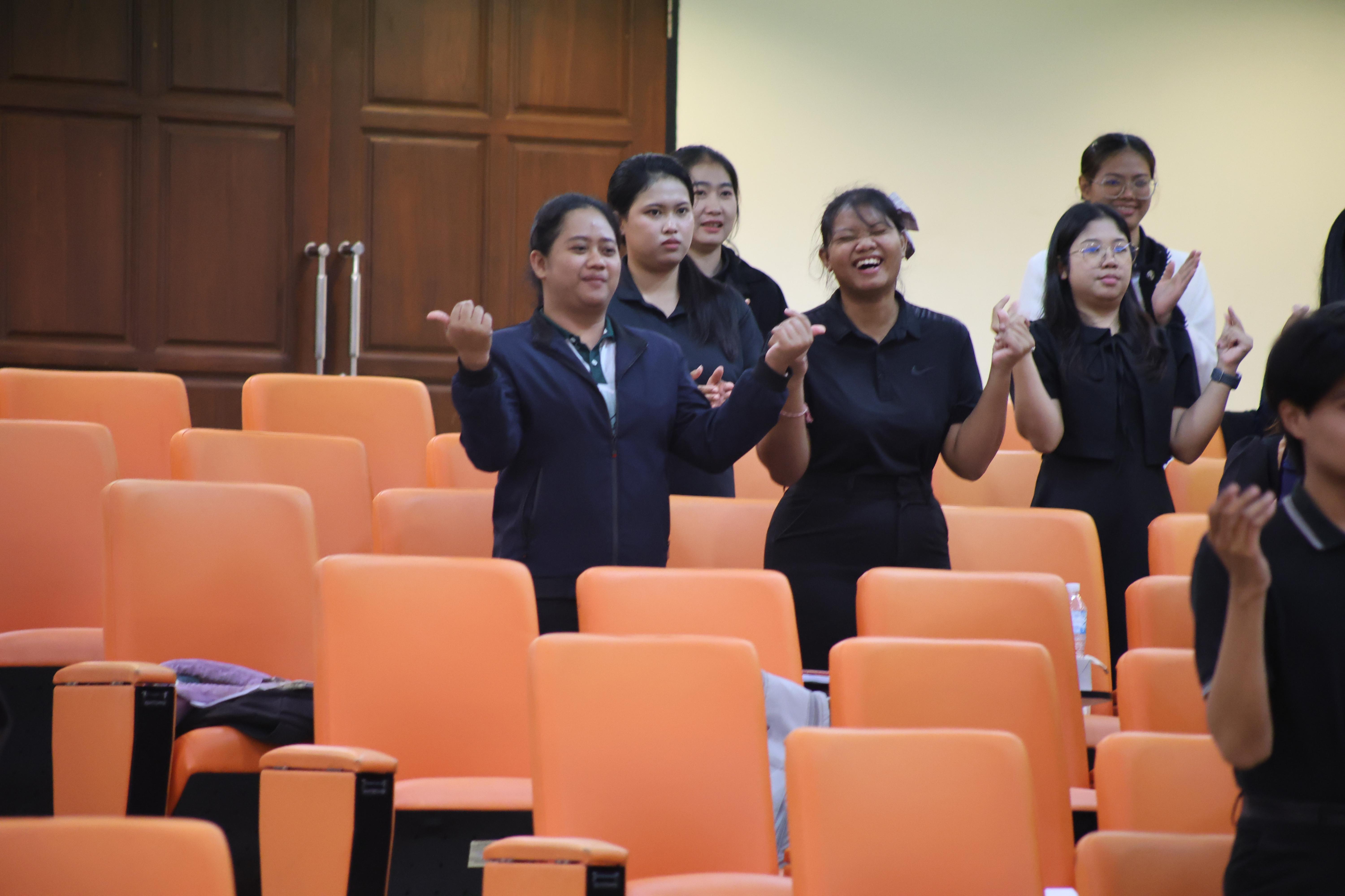 279. โครงการสัมมนาเป็นหมู่คณะพัฒนาทักษะการสอนและความเป็นครู และพัฒนาส่งเสริมด้านภาษาไทยและภาษาอังกฤษ